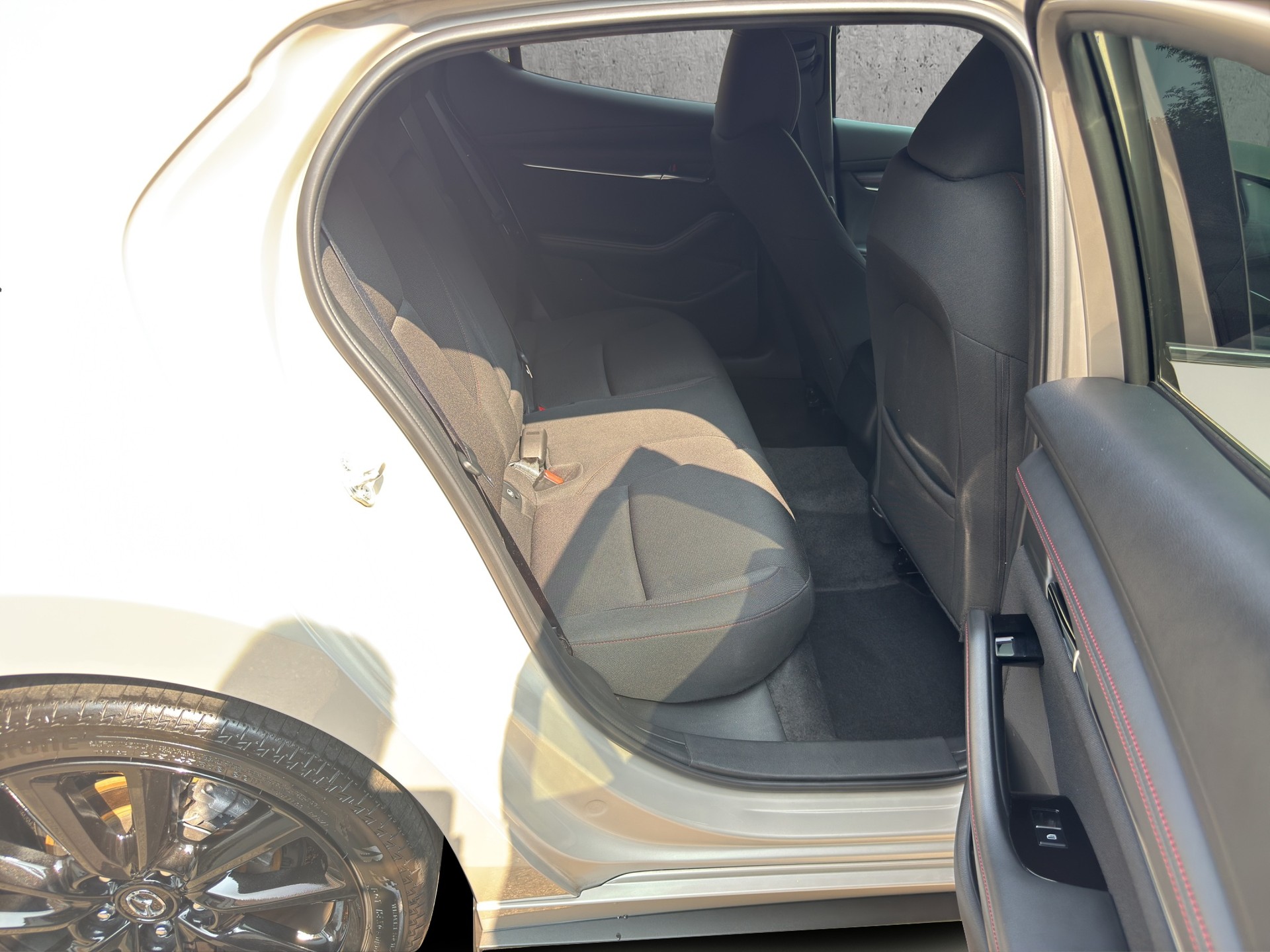 MAZDA 3 Hatchback SKYACTIV-X MHybrid 186 Homura AWD Automat-image-16