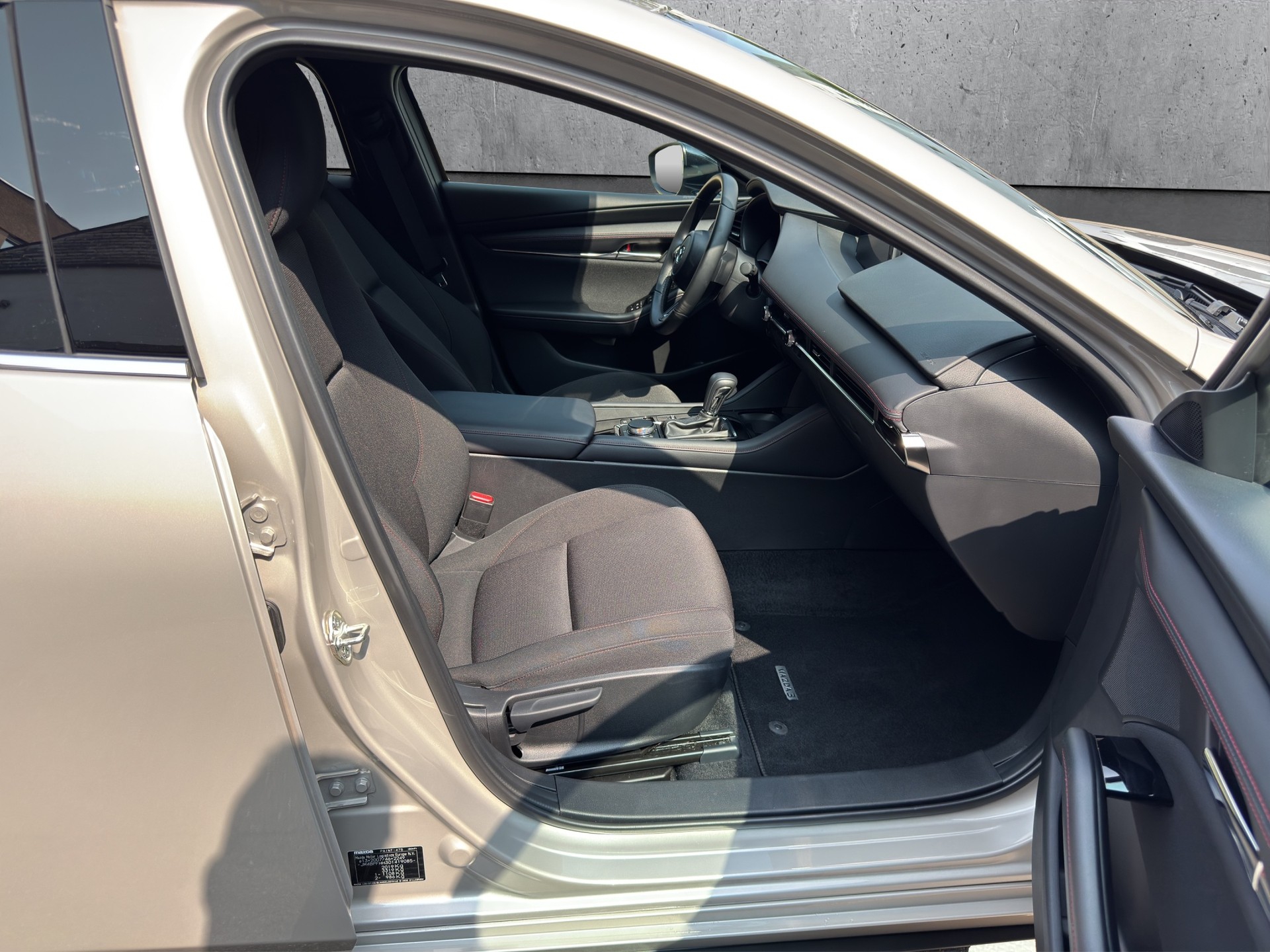 MAZDA 3 Hatchback SKYACTIV-X MHybrid 186 Homura AWD Automat-image-15