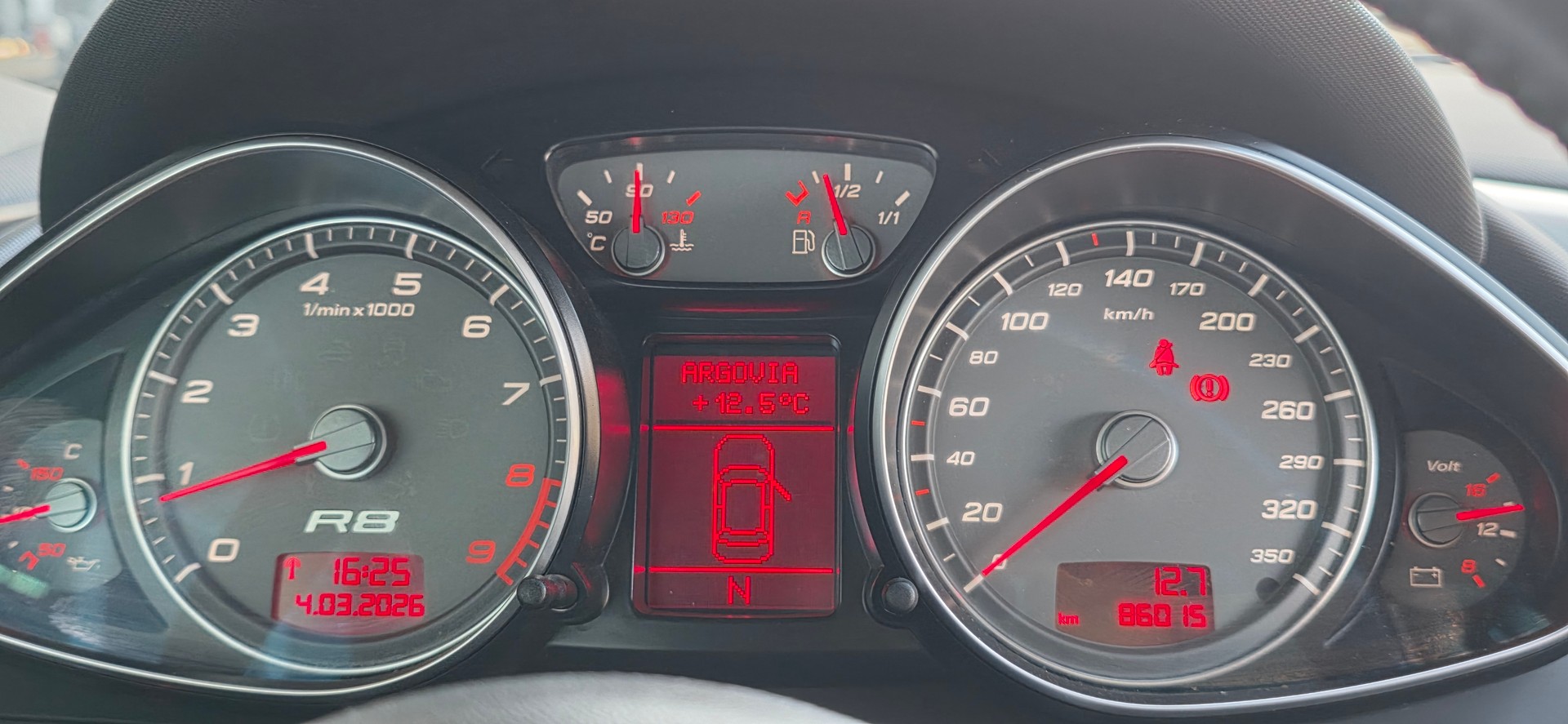 AUDI R8 Coupé 4.2-image-13