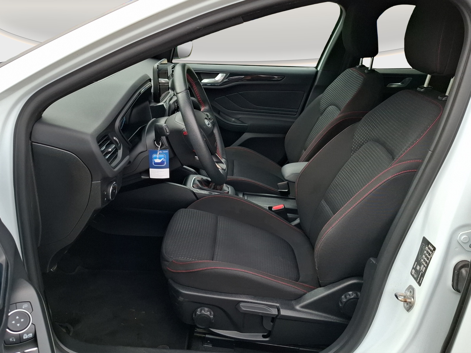 FORD Focus 1.0 SCTi ST Line-image-8