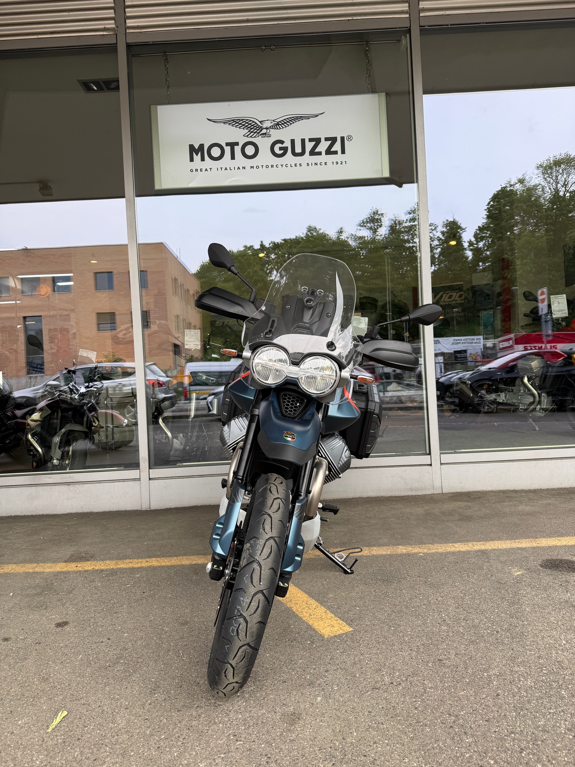 MOTO GUZZI V85 TT Travel E5+-image-4