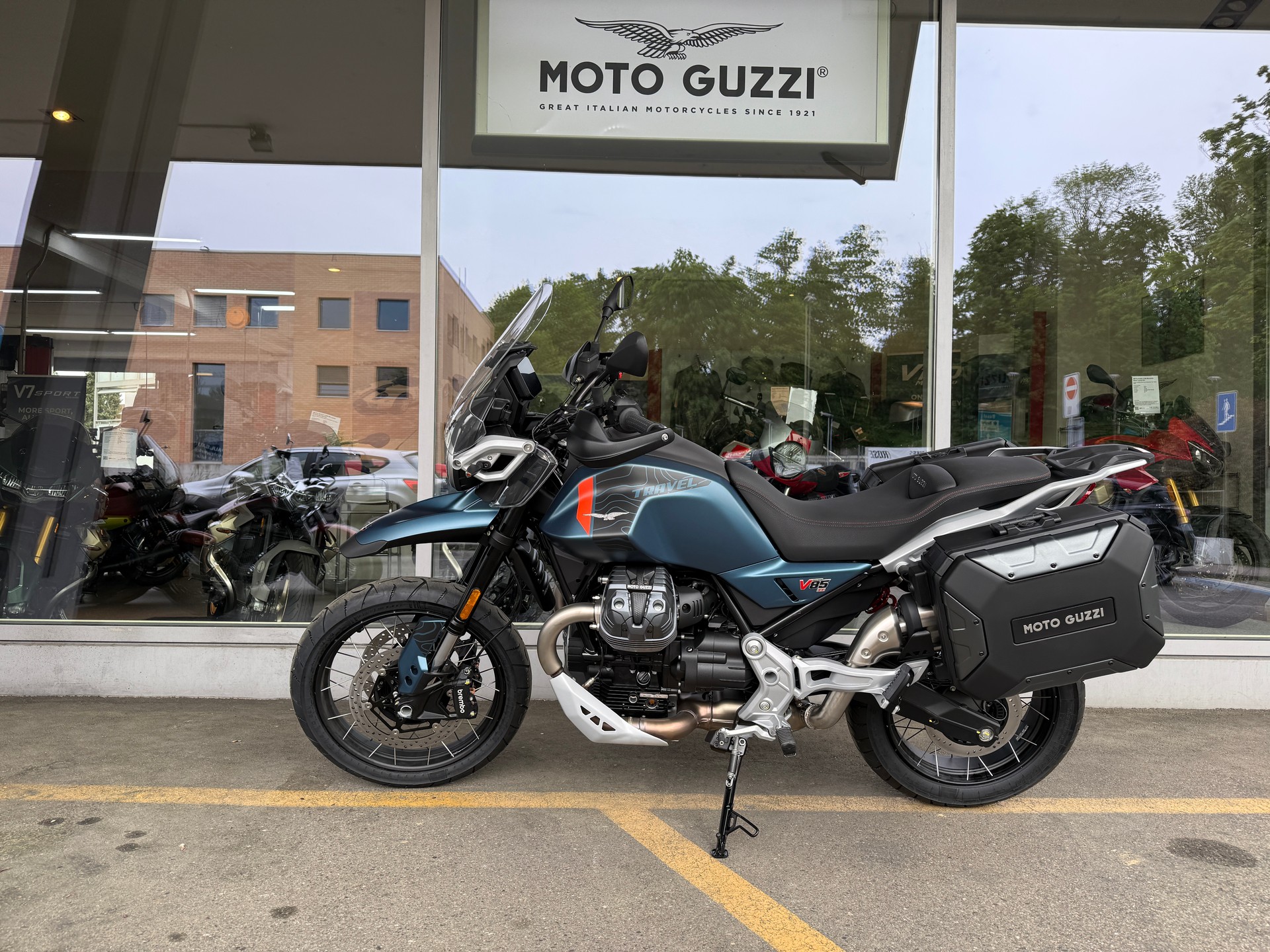MOTO GUZZI V85 TT Travel E5+-image-8