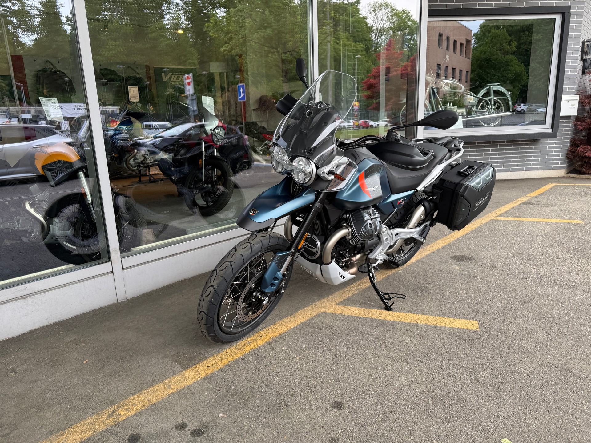MOTO GUZZI V85 TT Travel E5+-image-7