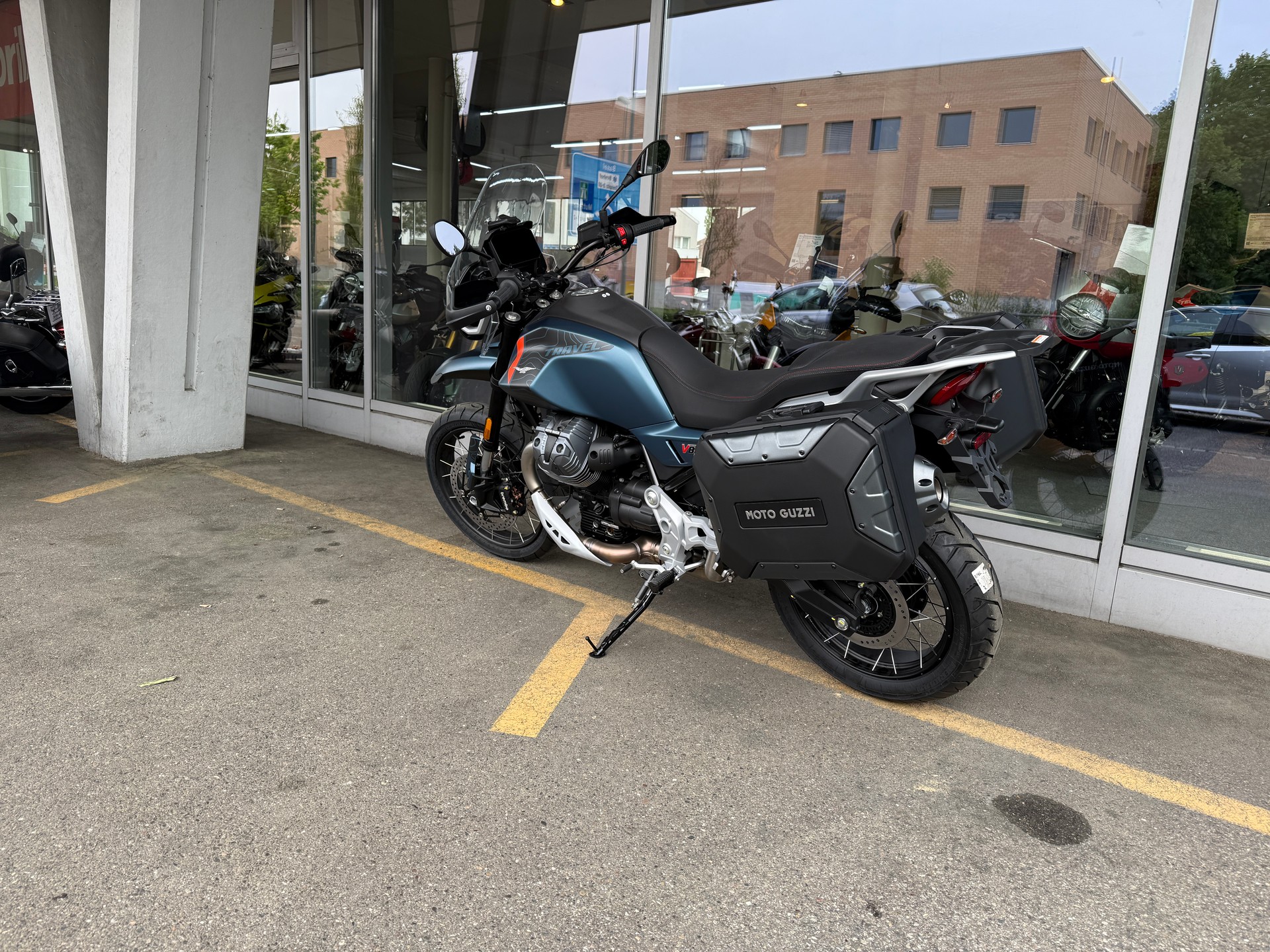 MOTO GUZZI V85 TT Travel E5+-image-9