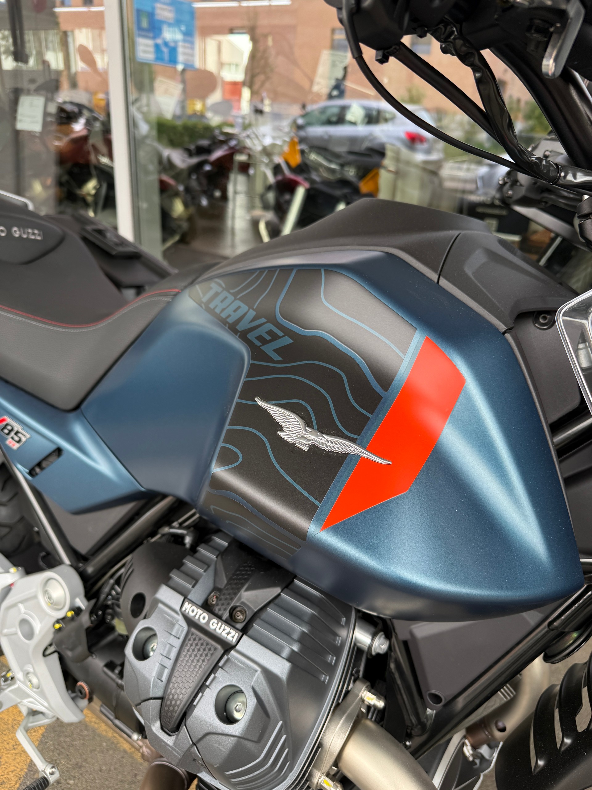 MOTO GUZZI V85 TT Travel E5+-image-2