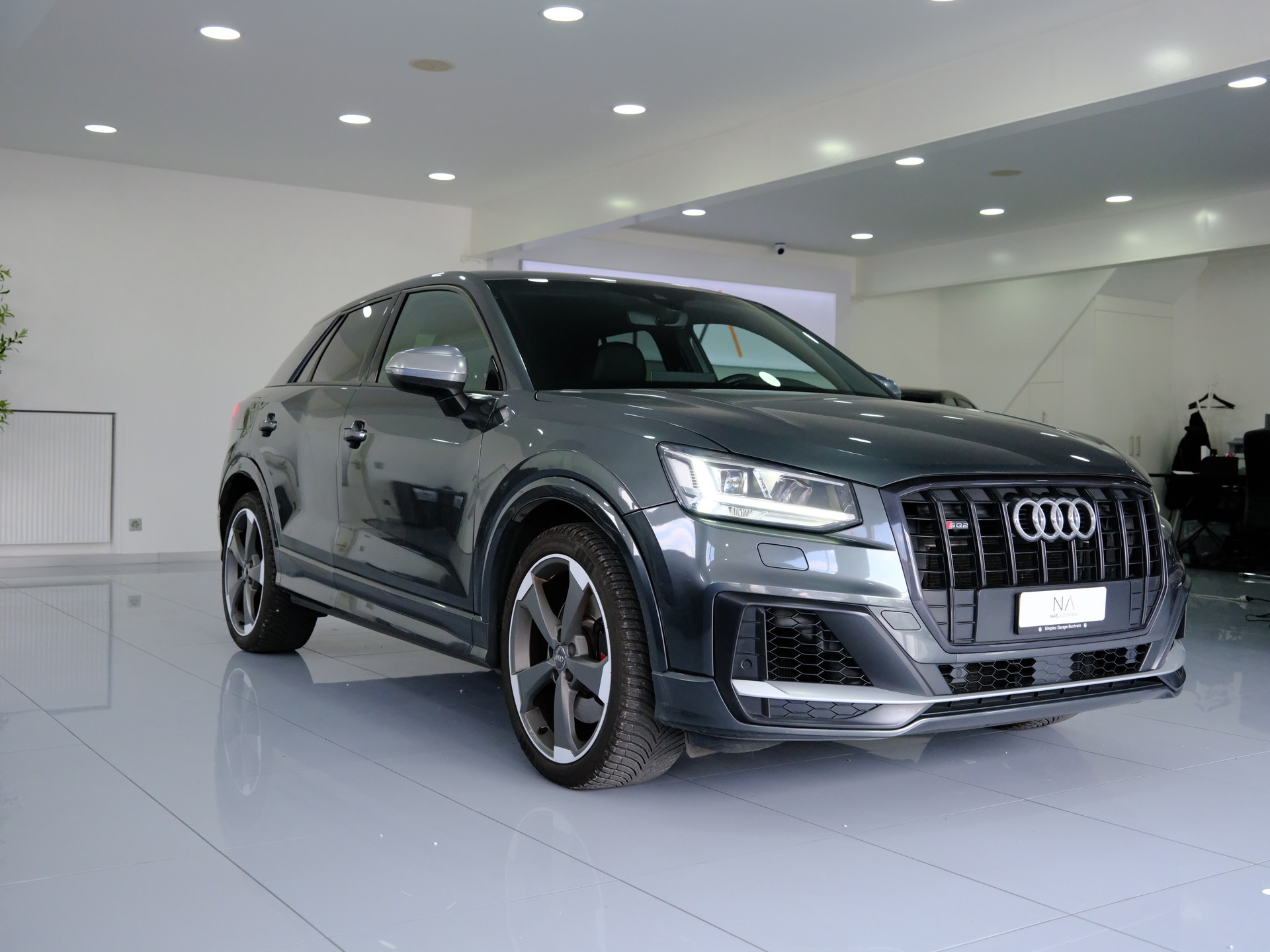 AUDI SQ2 TFSI quattro S-tronic-showroom-element-1