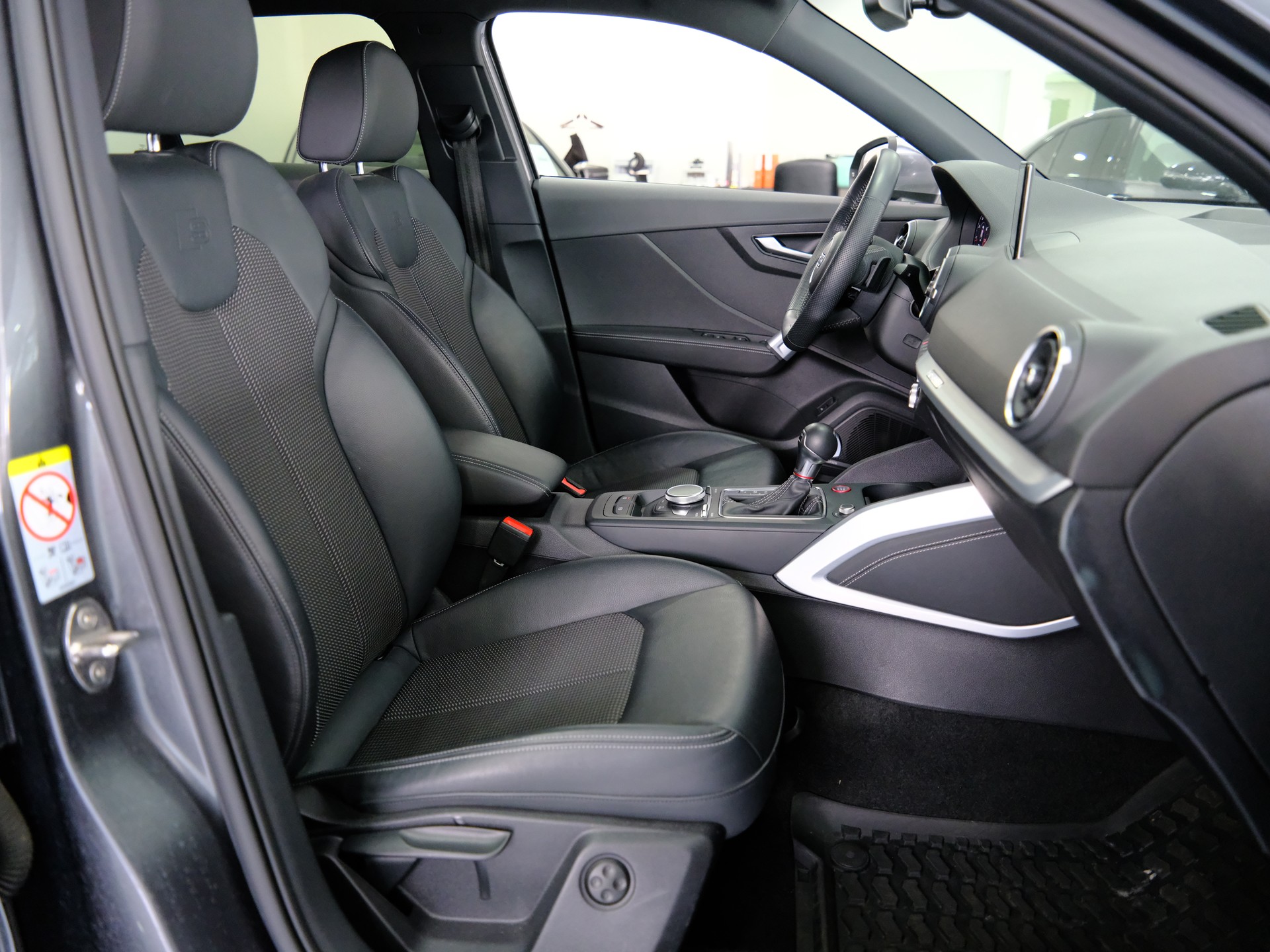 AUDI SQ2 TFSI quattro S-tronic-image-14
