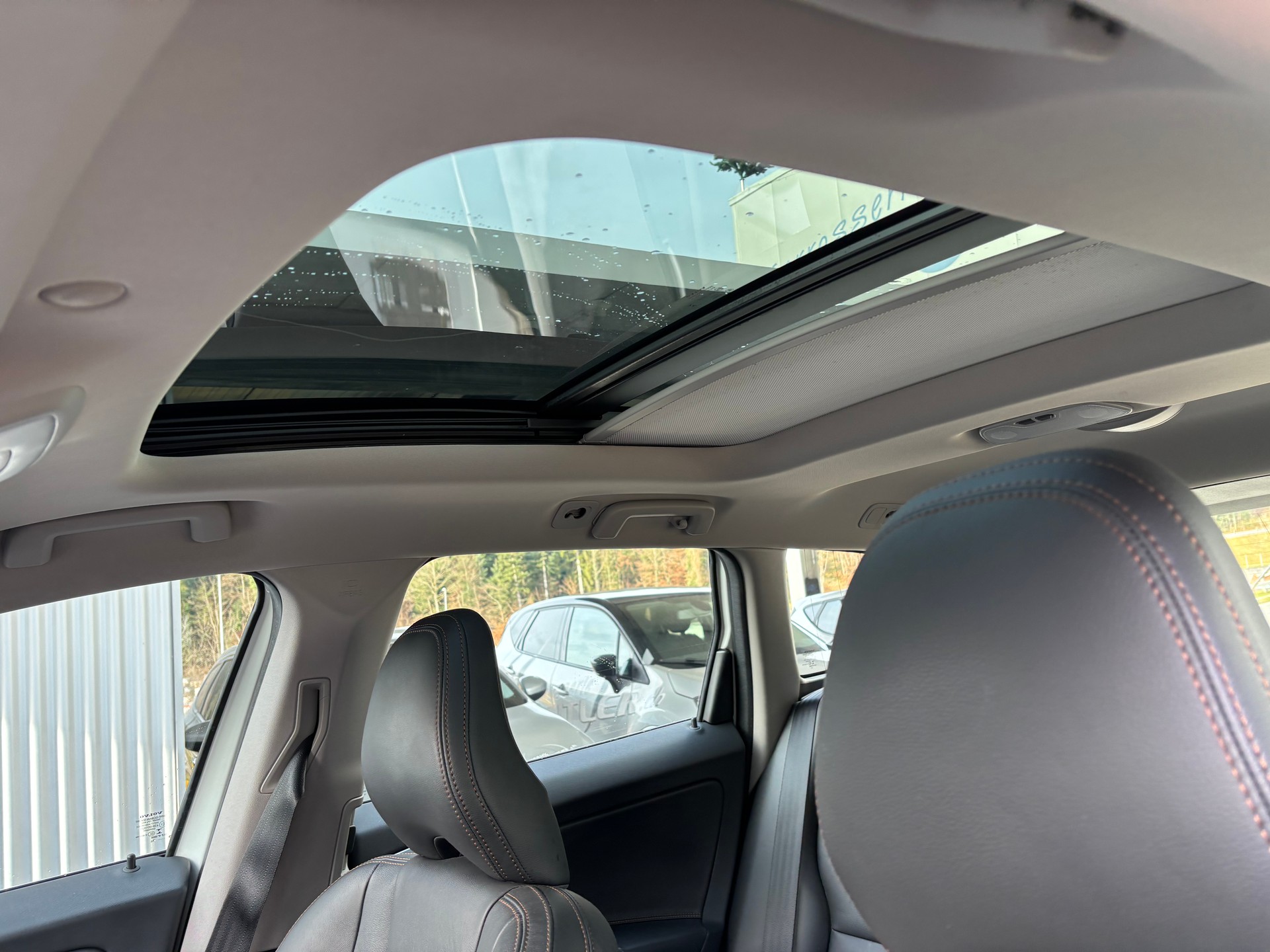 VOLVO XC60 D5 AWD Summum Geartronic Polestare-image-10
