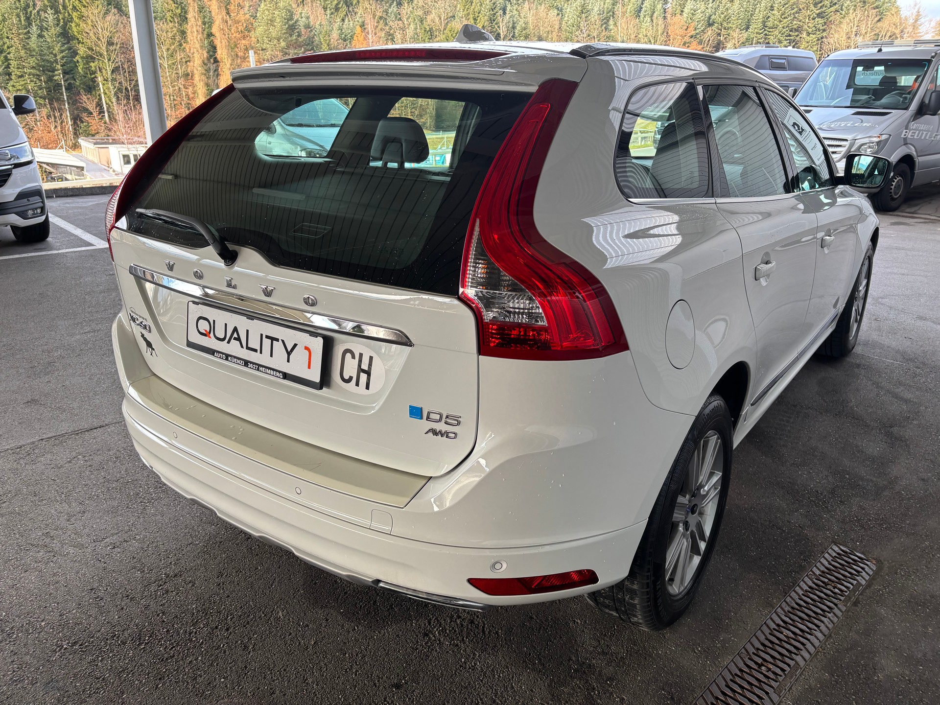 VOLVO XC60 D5 AWD Summum Geartronic Polestare-showroom-element-3