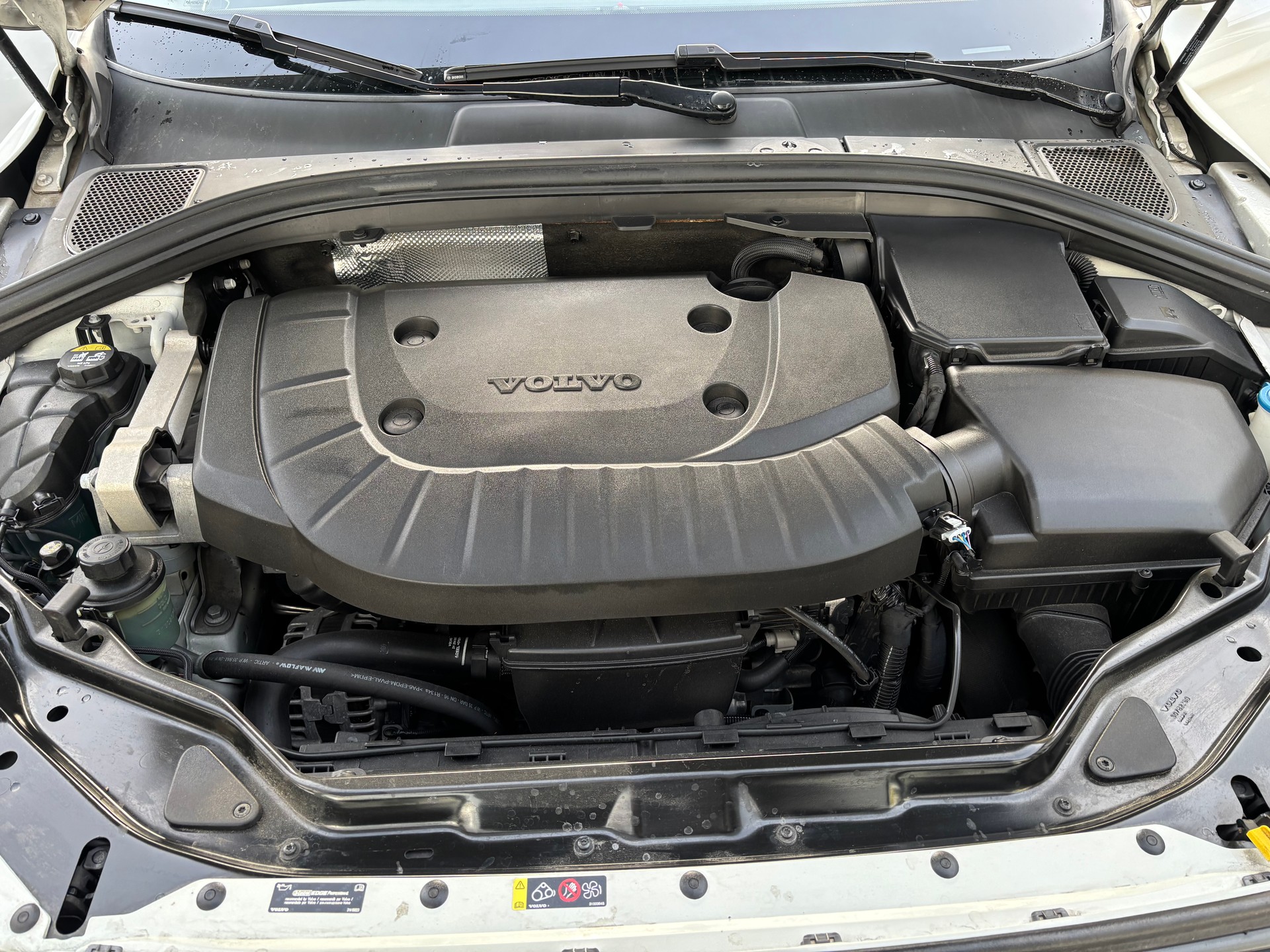VOLVO XC60 D5 AWD Summum Geartronic Polestare-image-14