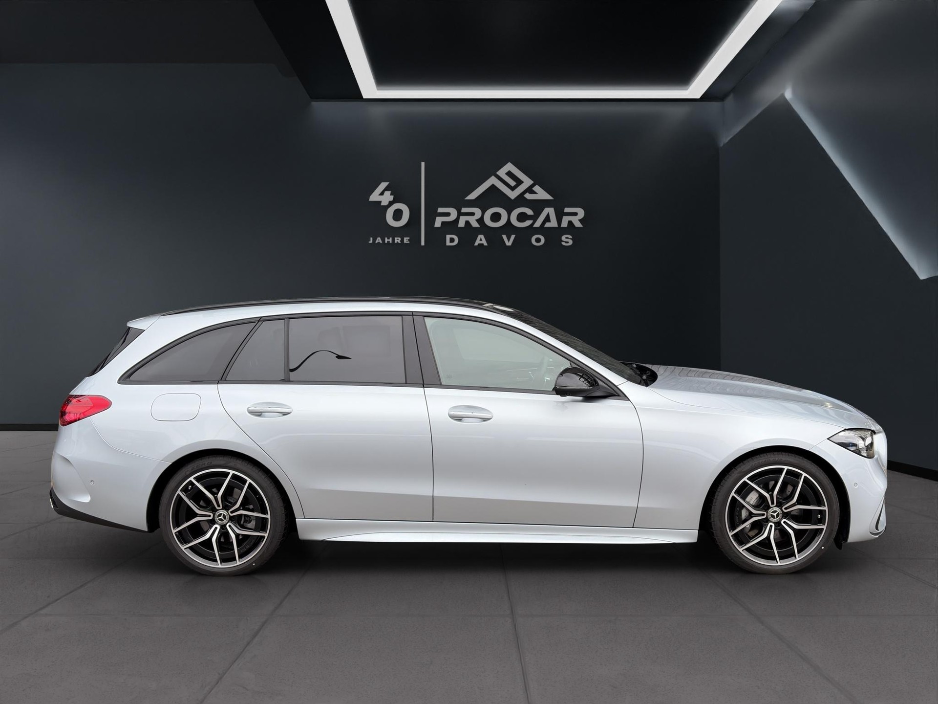 MERCEDES-BENZ C 220 d AMG Line 4matic Kombi-showroom-element-1