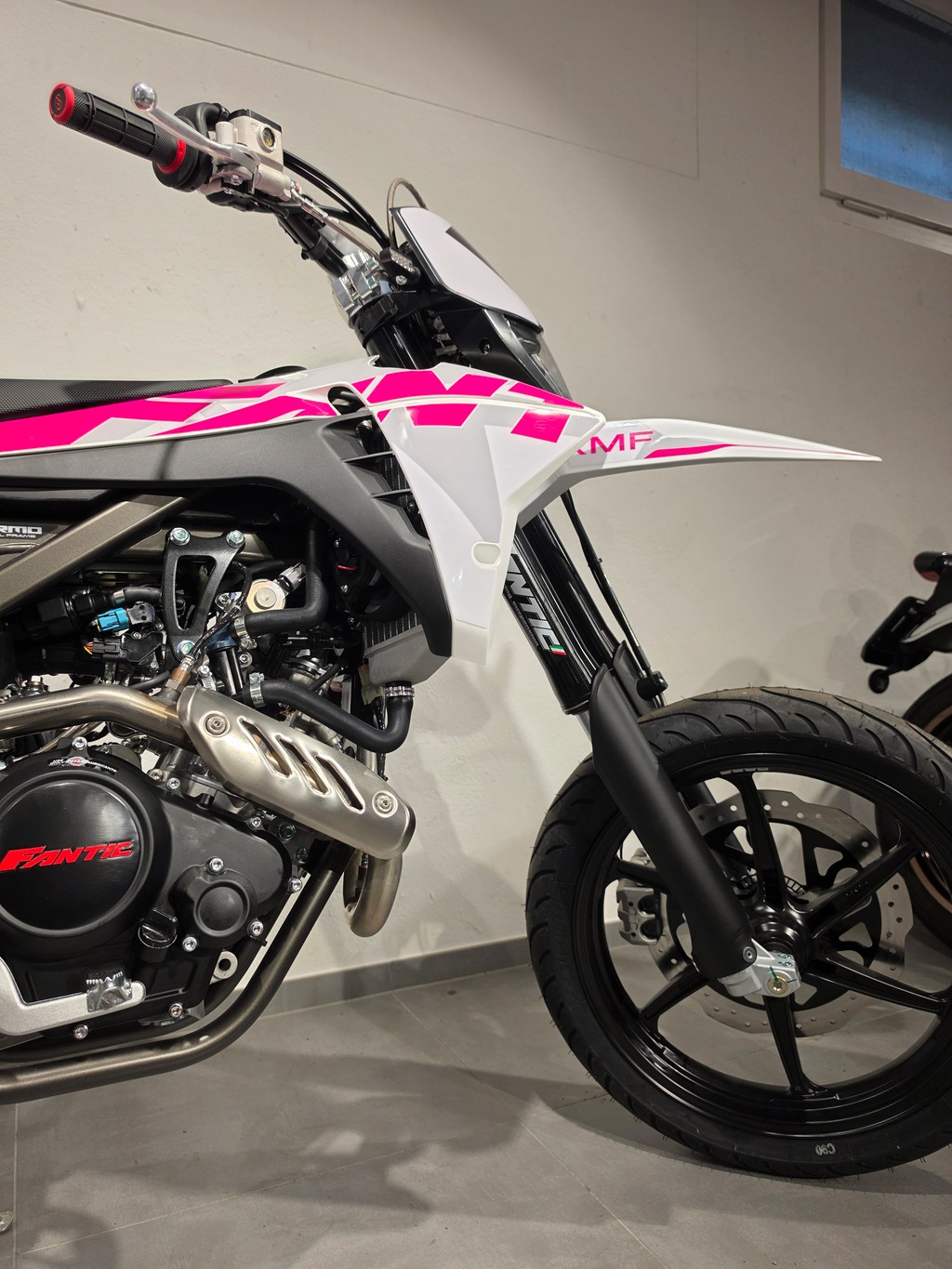 FANTIC XMF 125-image-10