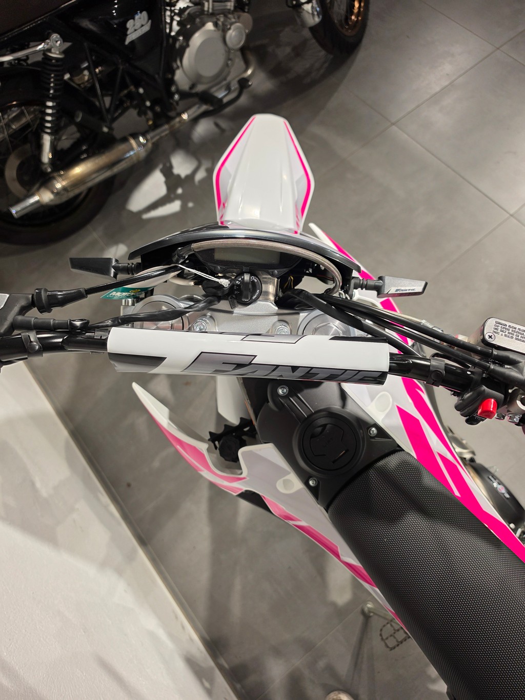 FANTIC XMF 125-image-5