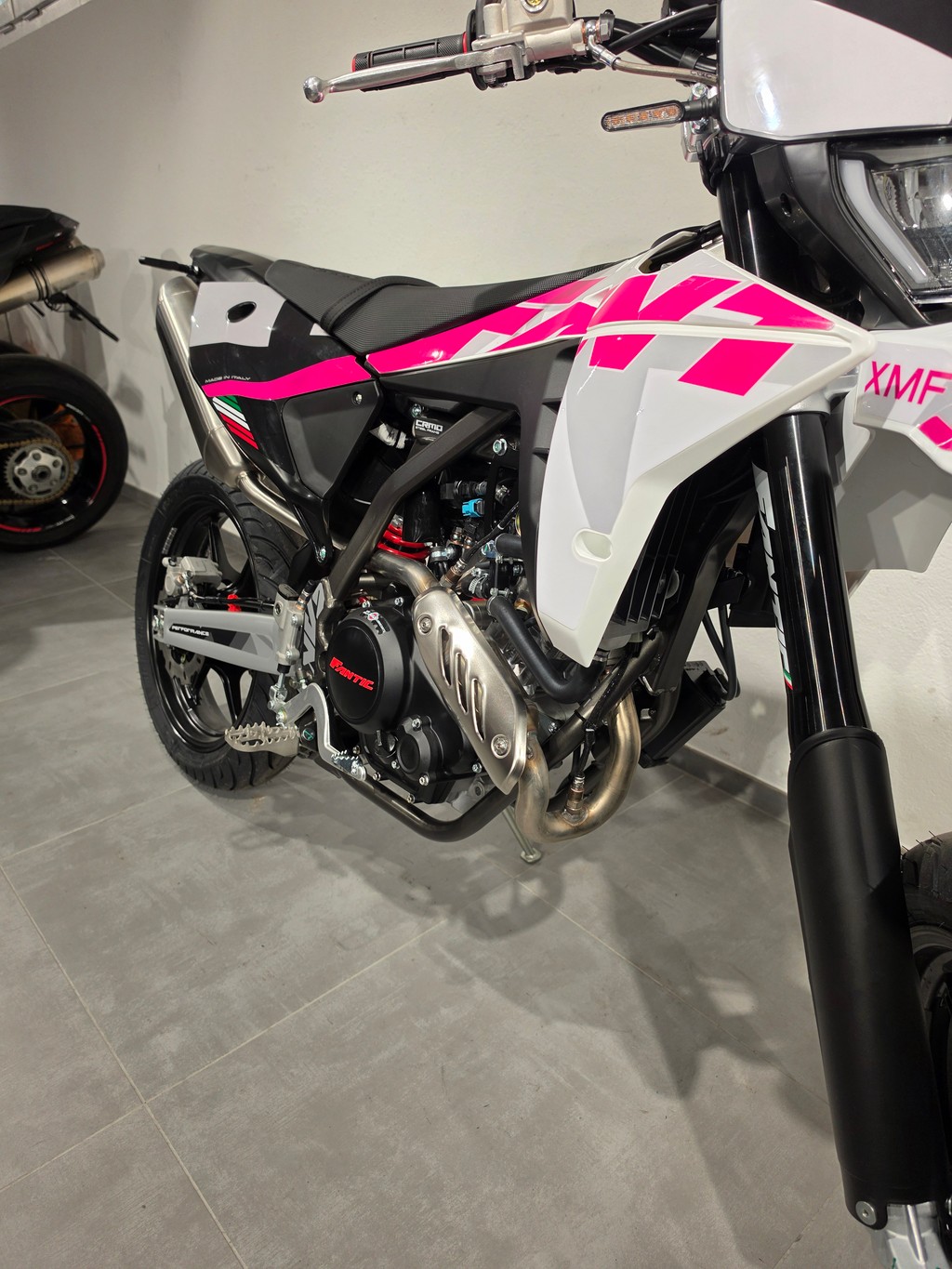 FANTIC XMF 125-image-8