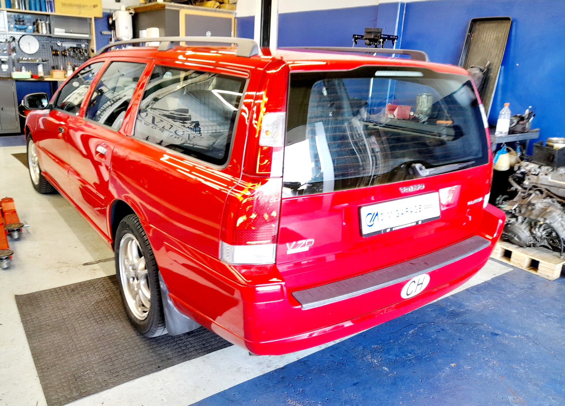 VOLVO V70 2.4 Kinetic-image-3