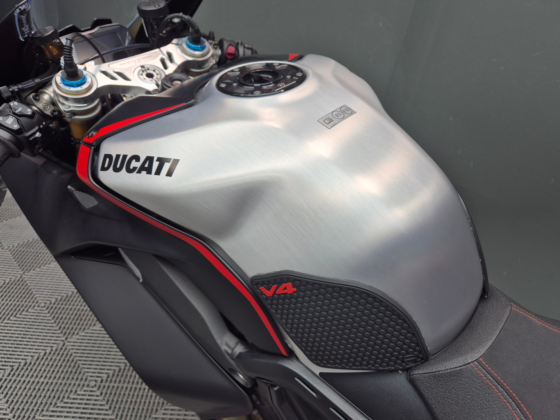 DUCATI Panigale V4 SP-image-9
