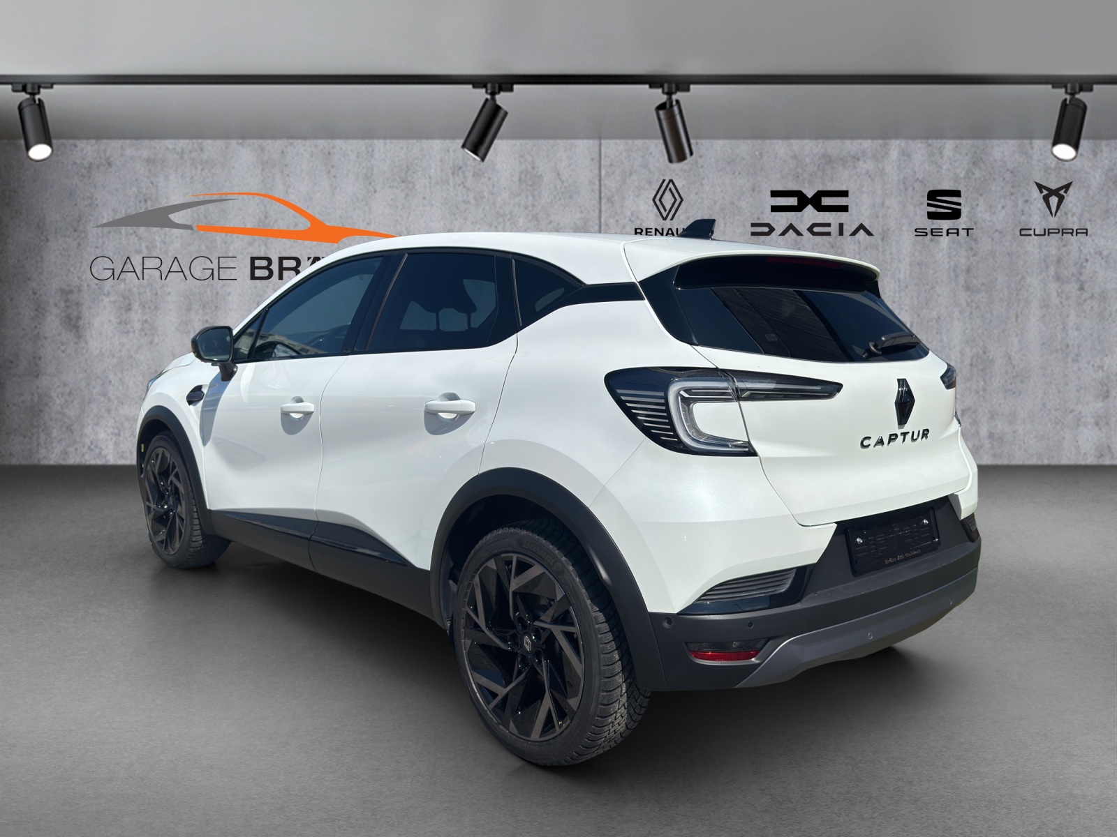 RENAULT Captur 1.3 TCe Esprit Alpine EDC-showroom-element-3