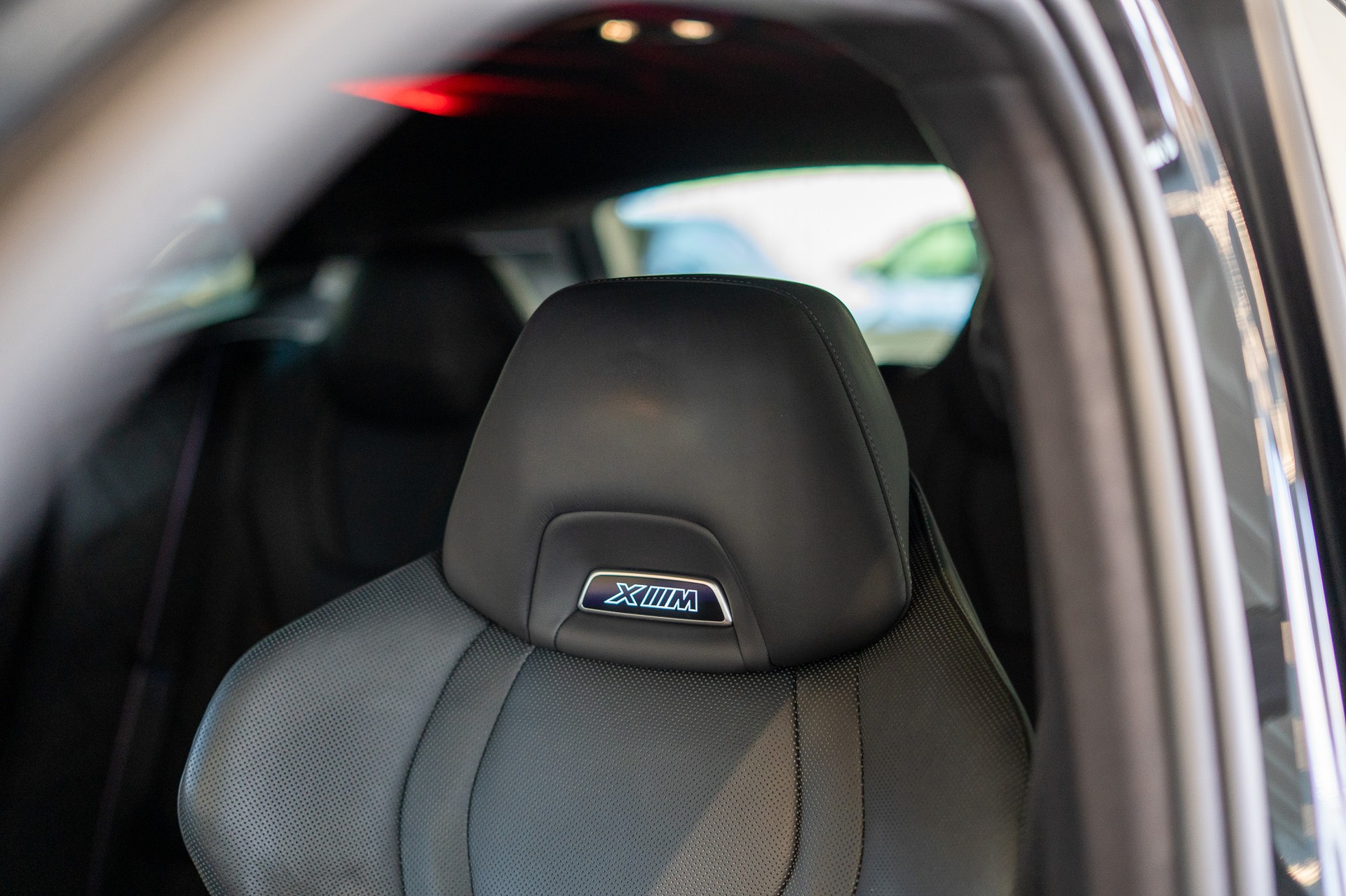 BMW XM xDrive PHEV / CH-Fahrzeug / Maxton Design / Head-Up-image-15