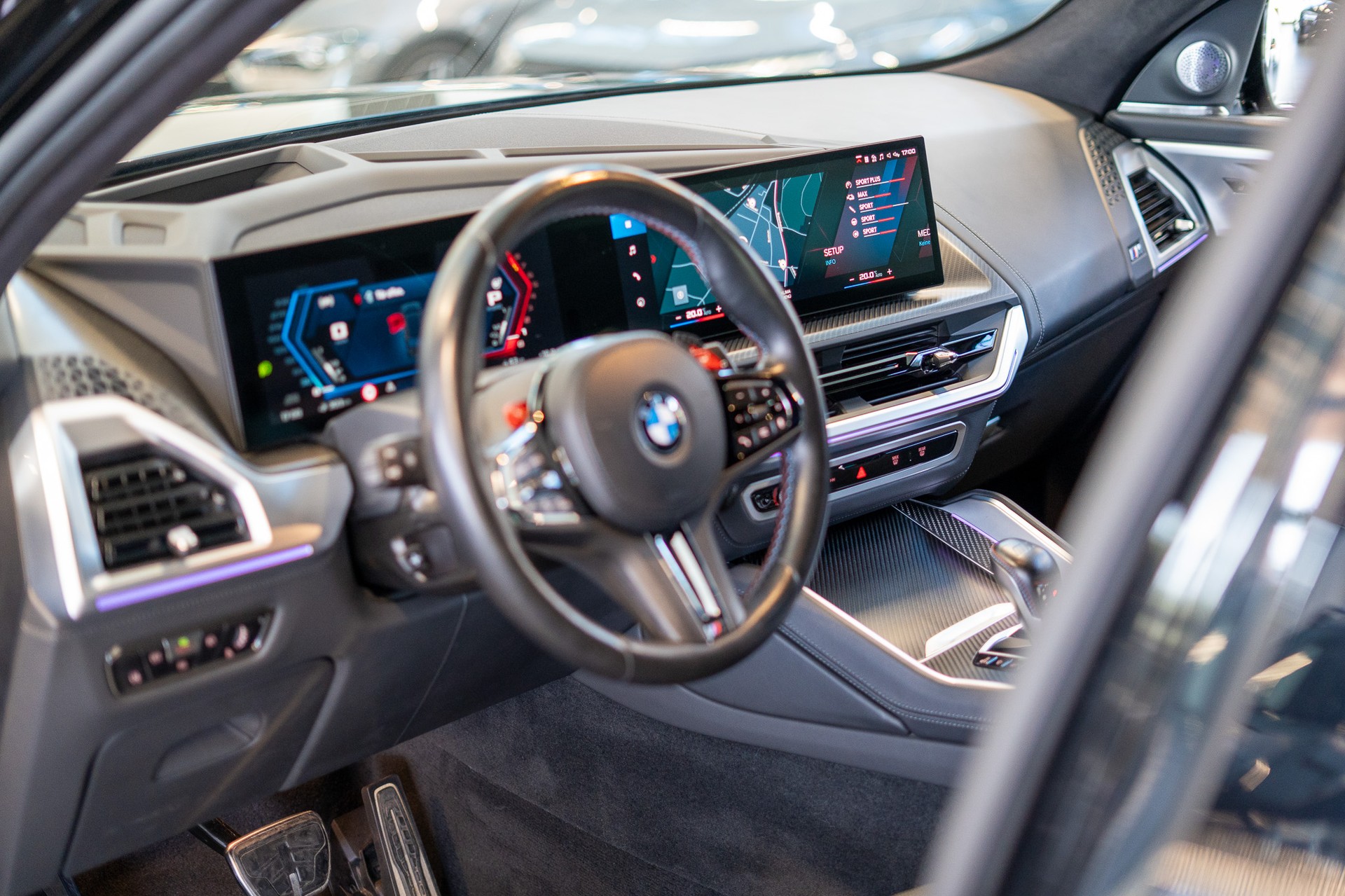 BMW XM xDrive PHEV / CH-Fahrzeug / Maxton Design / Head-Up-image-12
