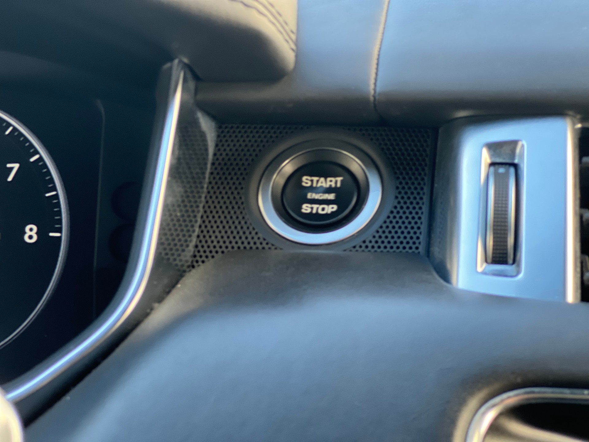 LAND ROVER Range Rover Sport 5.0 V8 SVR-image-15