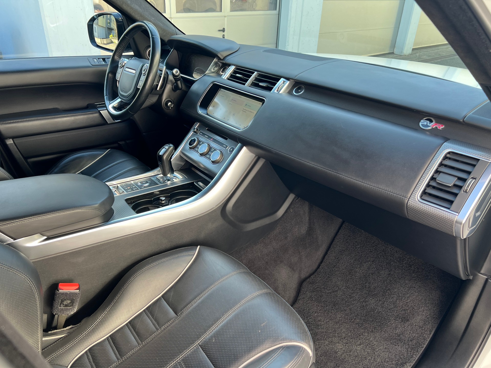 LAND ROVER Range Rover Sport 5.0 V8 SVR-image-11