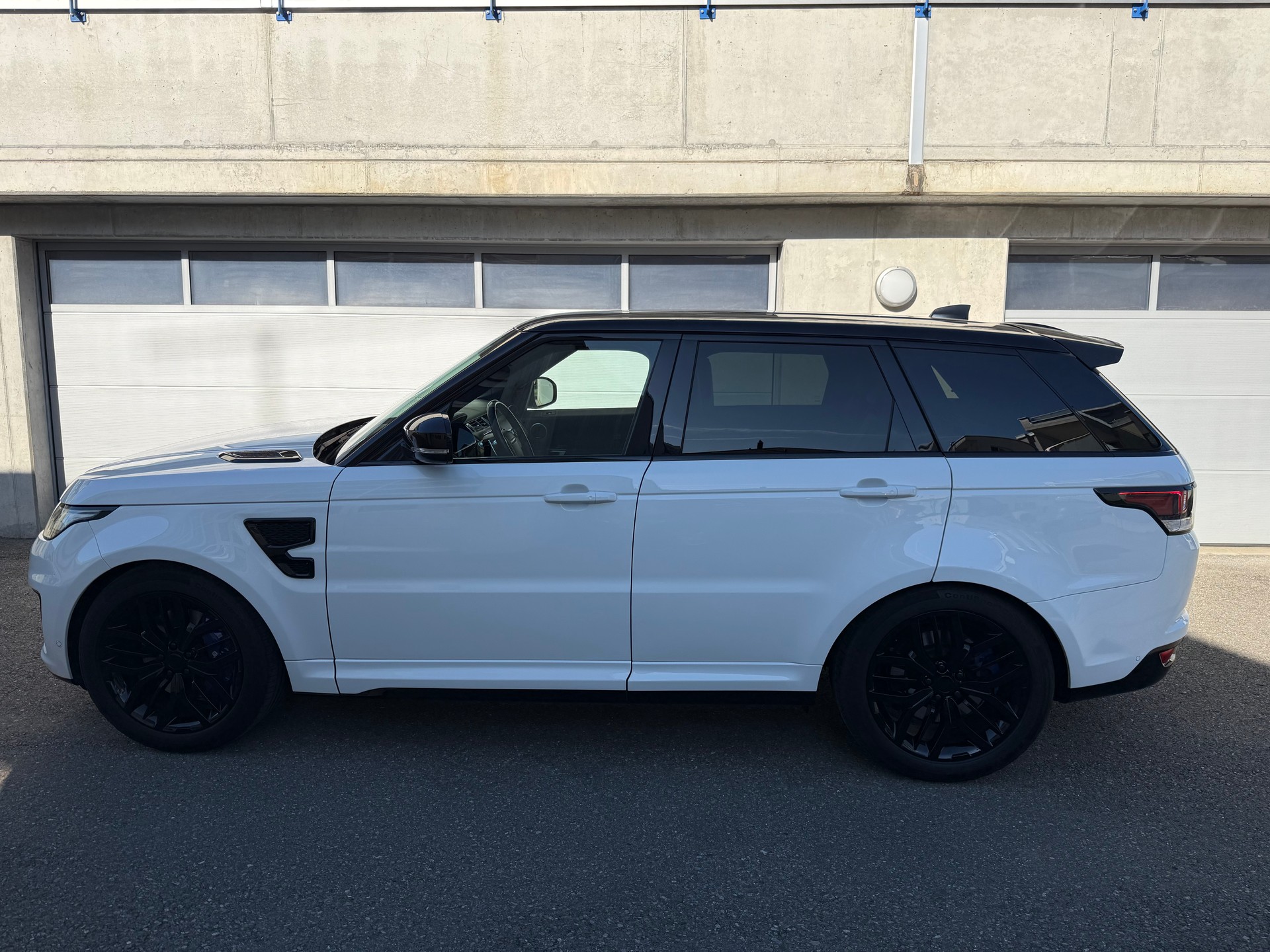 LAND ROVER Range Rover Sport 5.0 V8 SVR-image-6