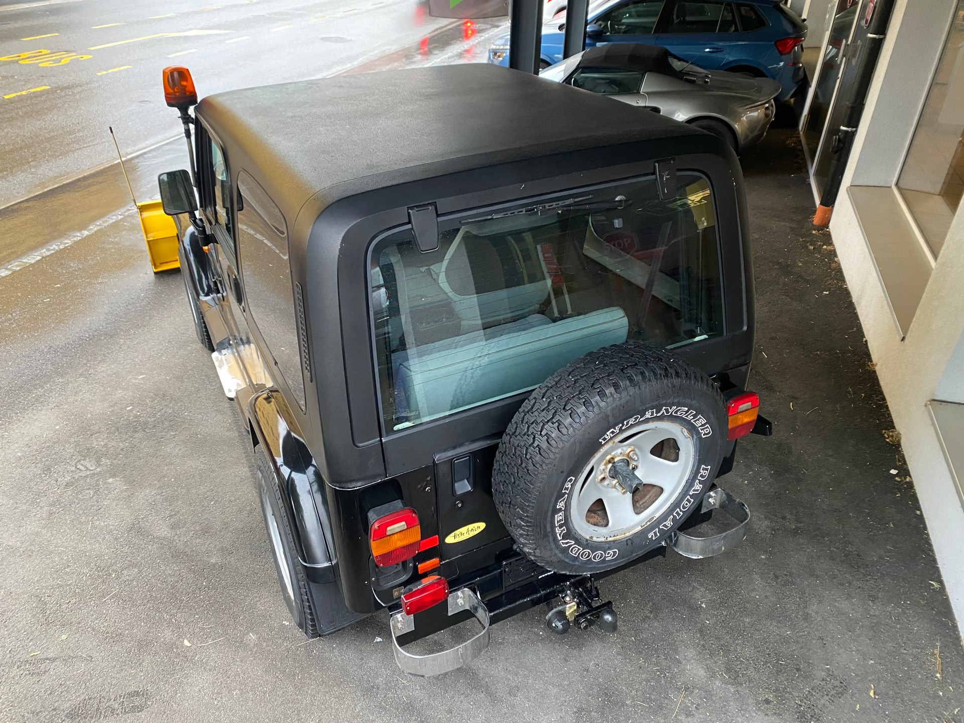 JEEP Wrangler 4.0 Laredo-showroom-element-2