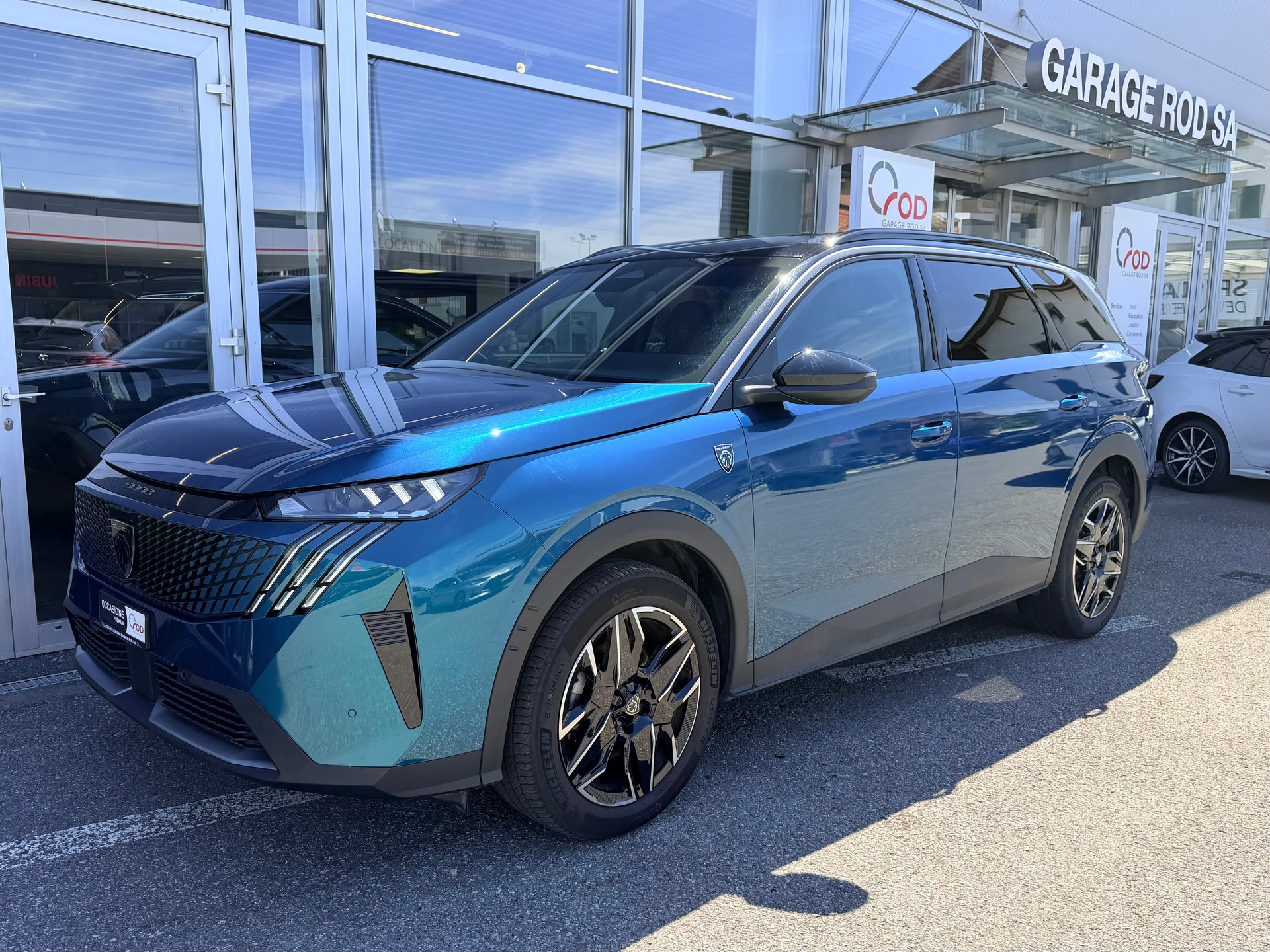 PEUGEOT 5008 145 Hybrid e-DCS6 GT-image-24
