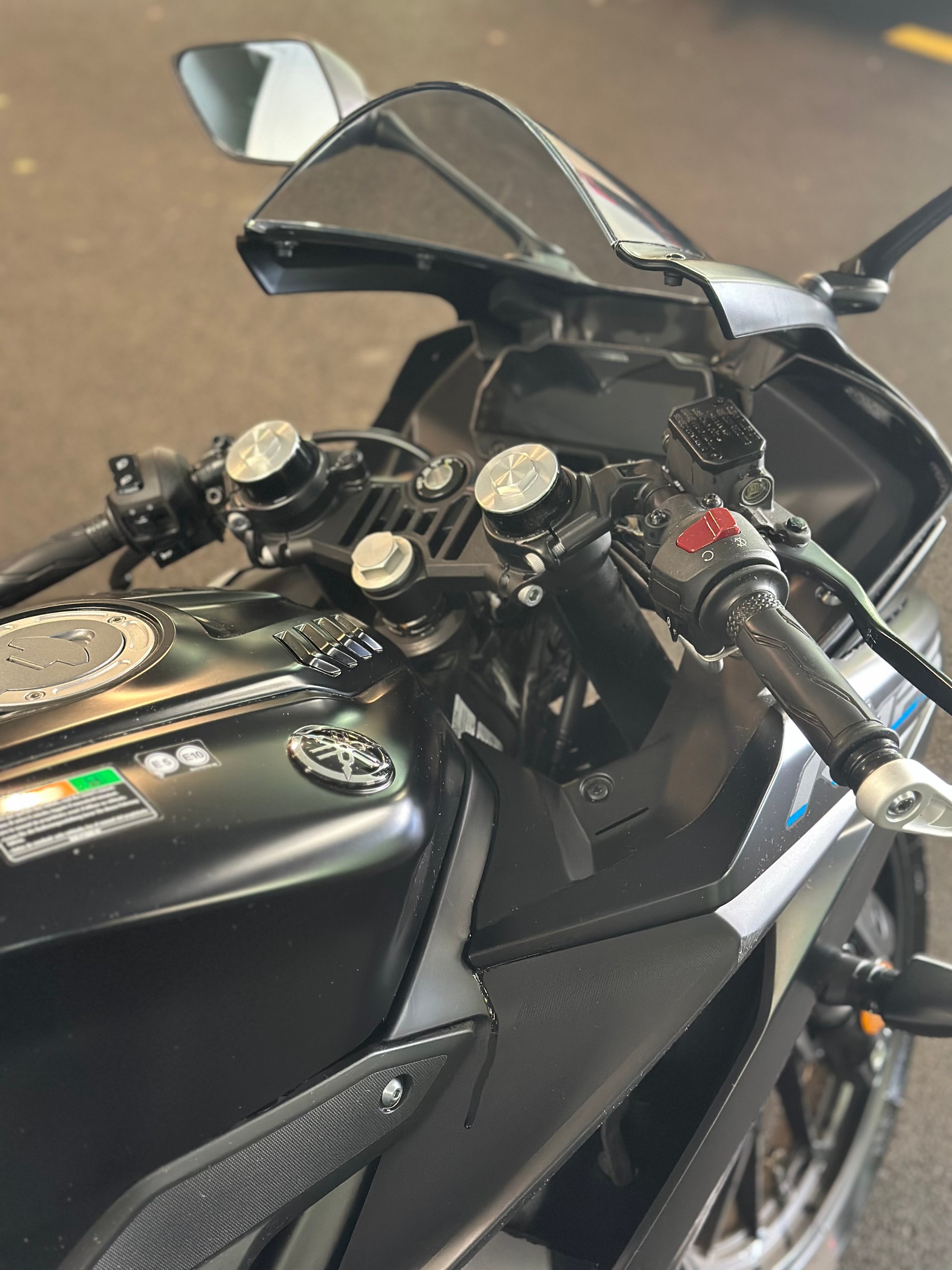 YAMAHA YZF-R 125-image-1