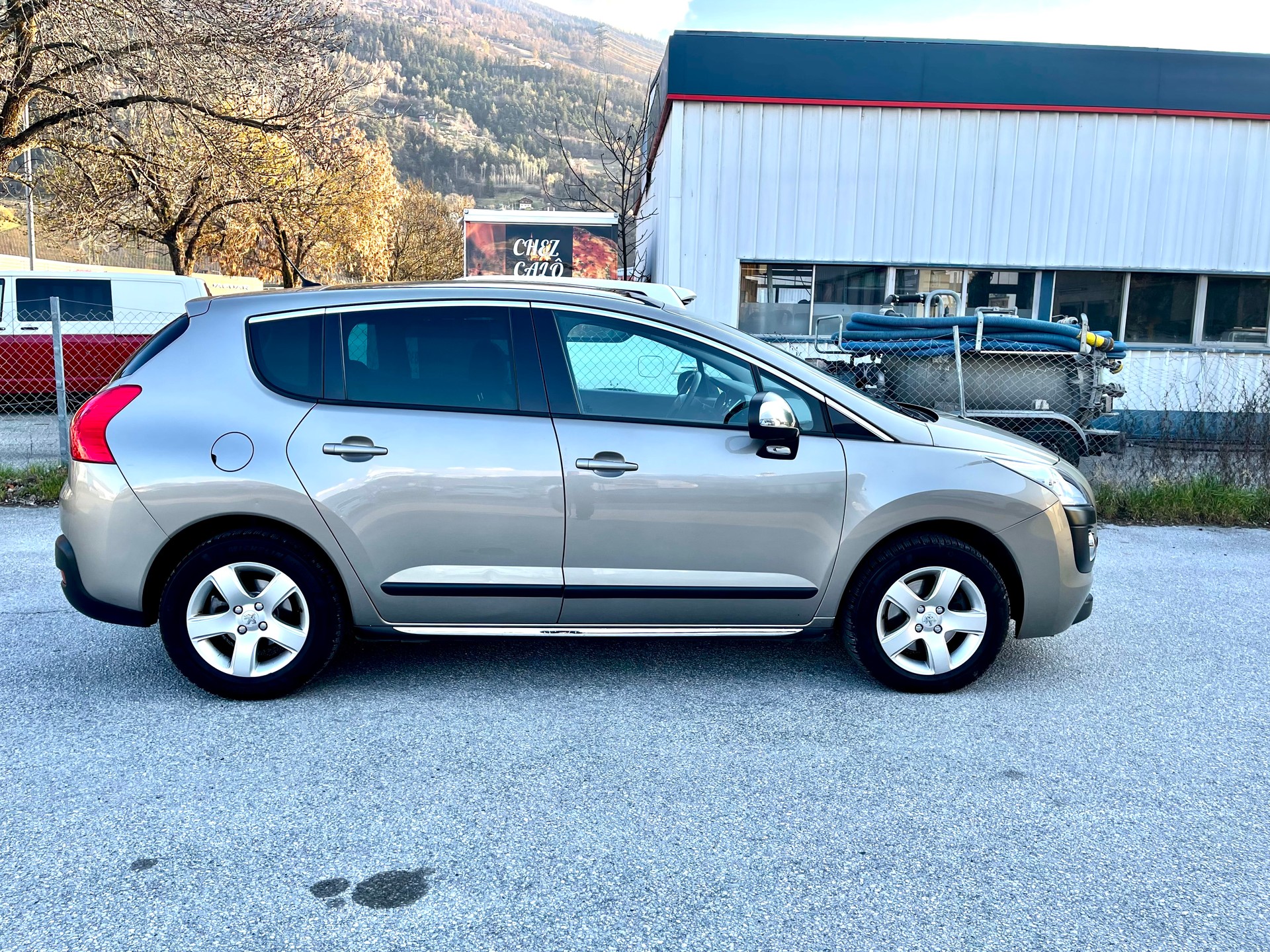 PEUGEOT 3008 1.6 16V T Allure Tiptronic-image-14