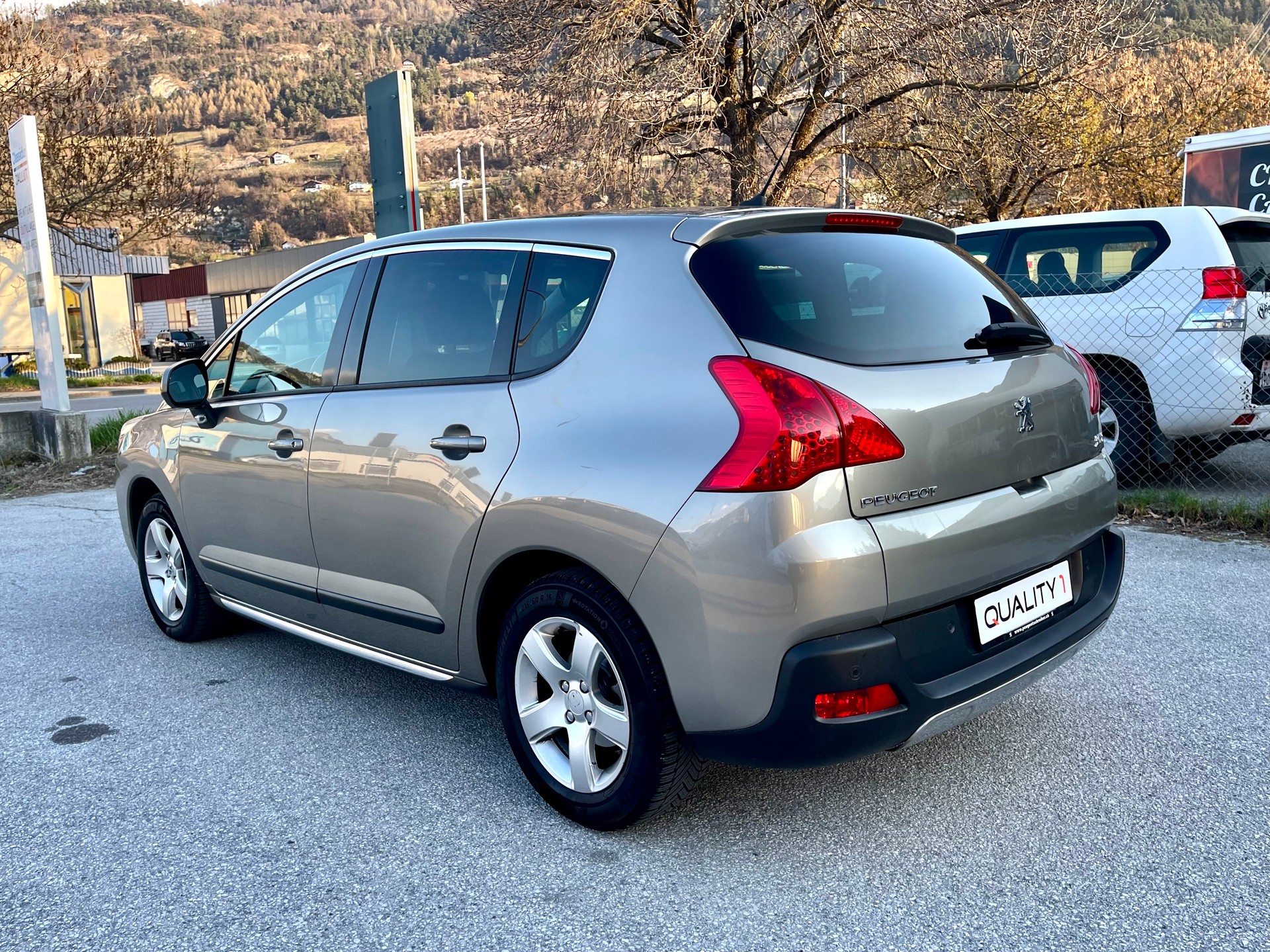 PEUGEOT 3008 1.6 16V T Allure Tiptronic-image-7