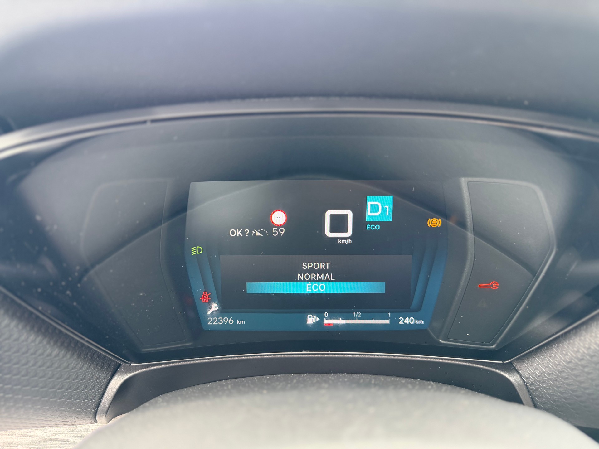 CITROEN C5 X 1.2i PureTech Swiss Edition EAT8-image-12