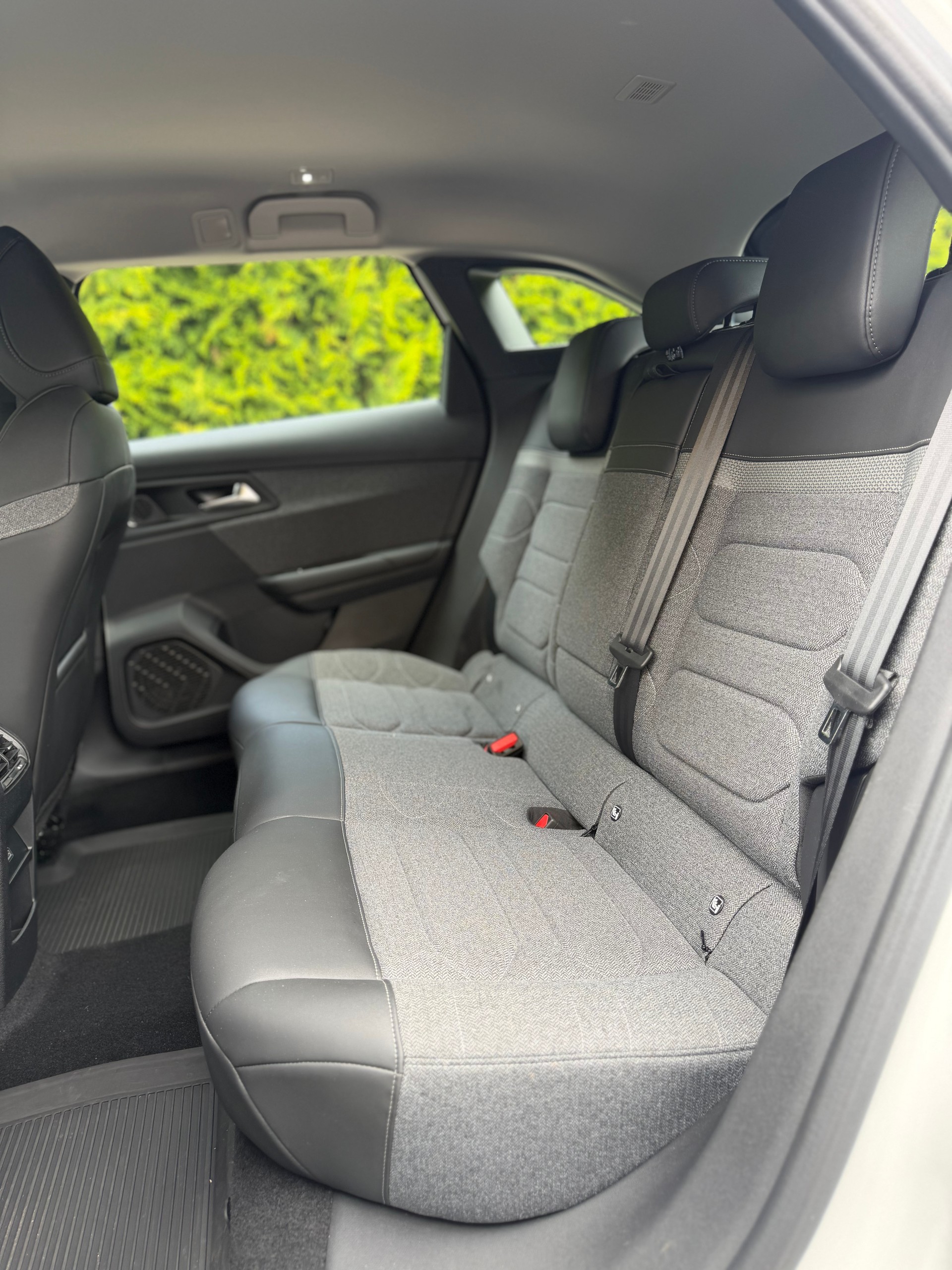 CITROEN C5 X 1.2i PureTech Swiss Edition EAT8-image-5