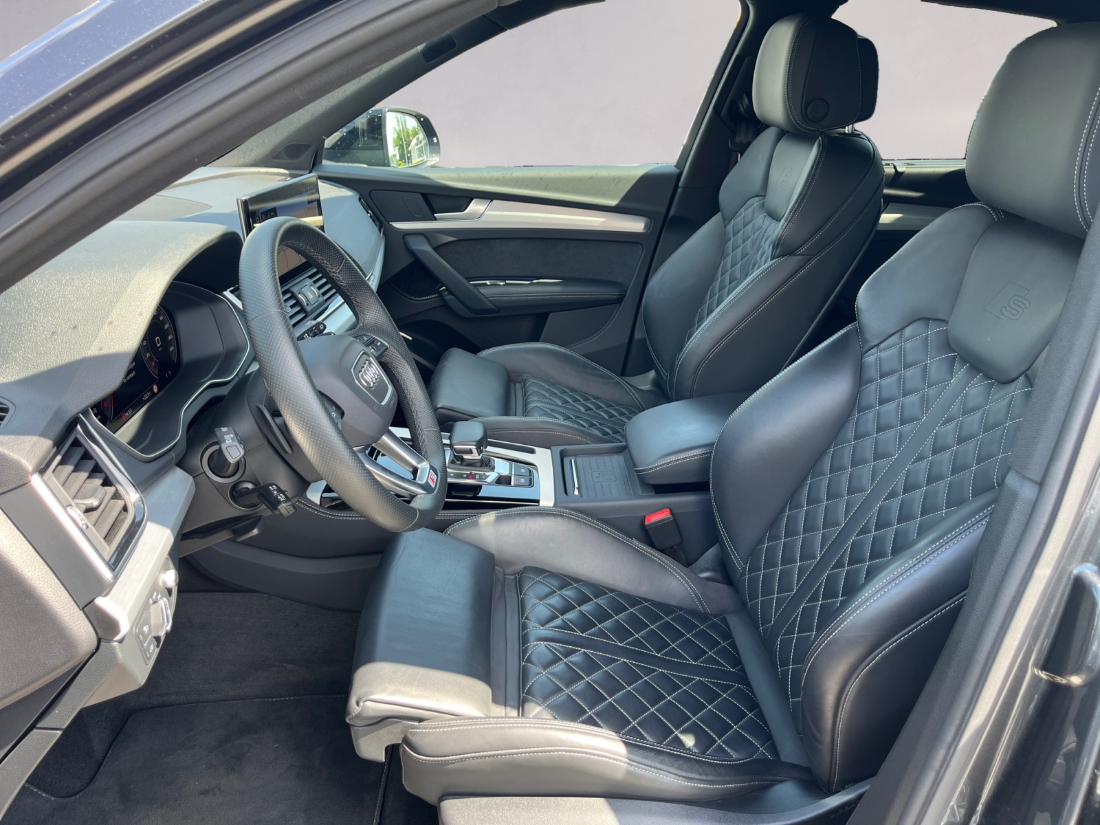 AUDI Q5 40 TDI S-line quattro S-tronic-image-9