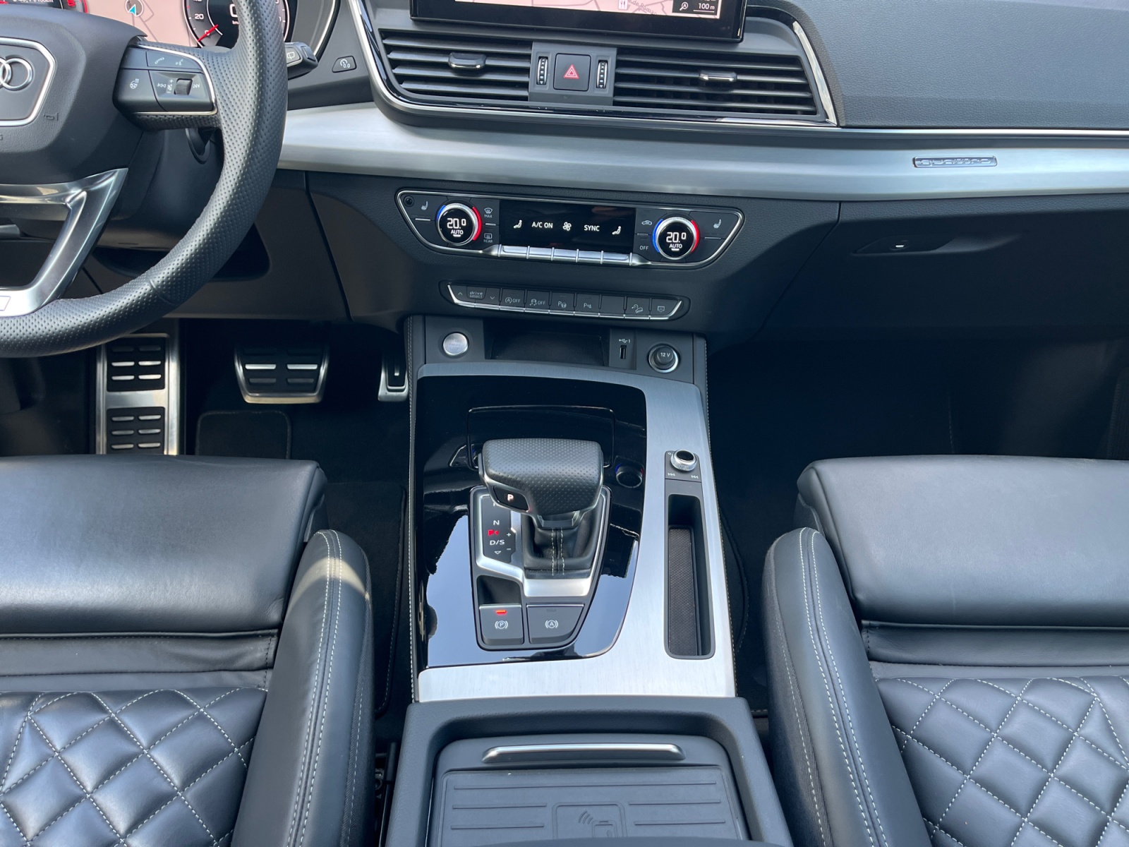 AUDI Q5 40 TDI S-line quattro S-tronic-image-13