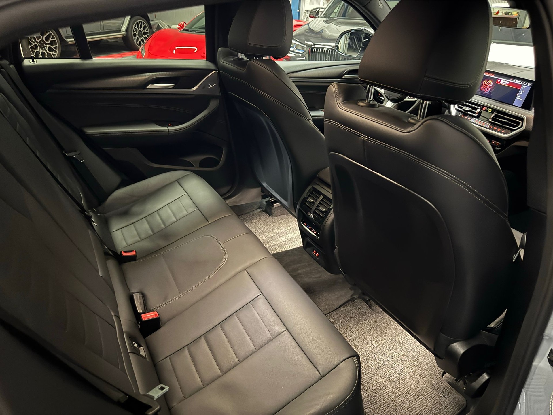 BMW X4 30i xDrive SAG-image-12