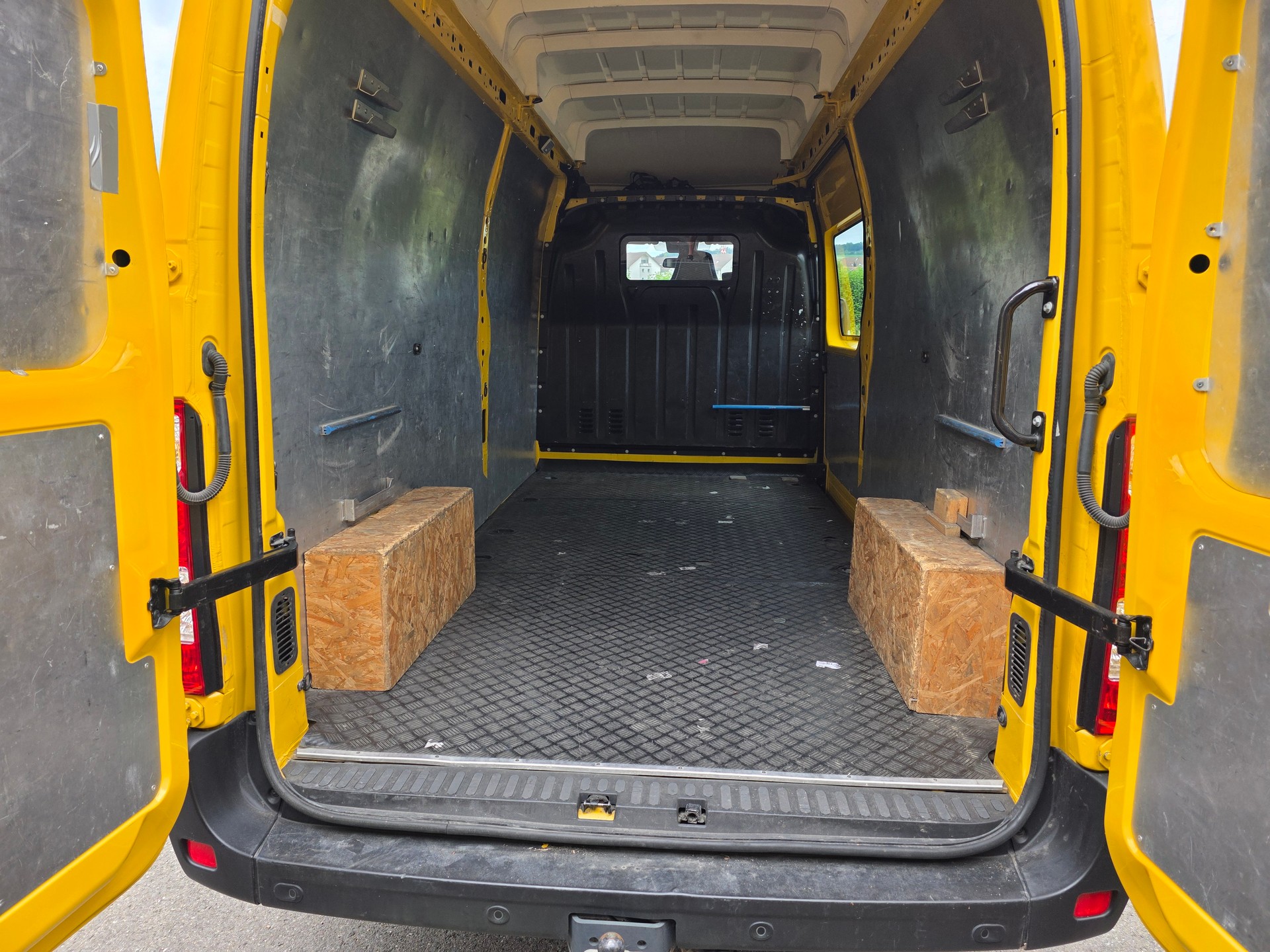 RENAULT Master T35 2.3dCi 135 L3H3-image-11