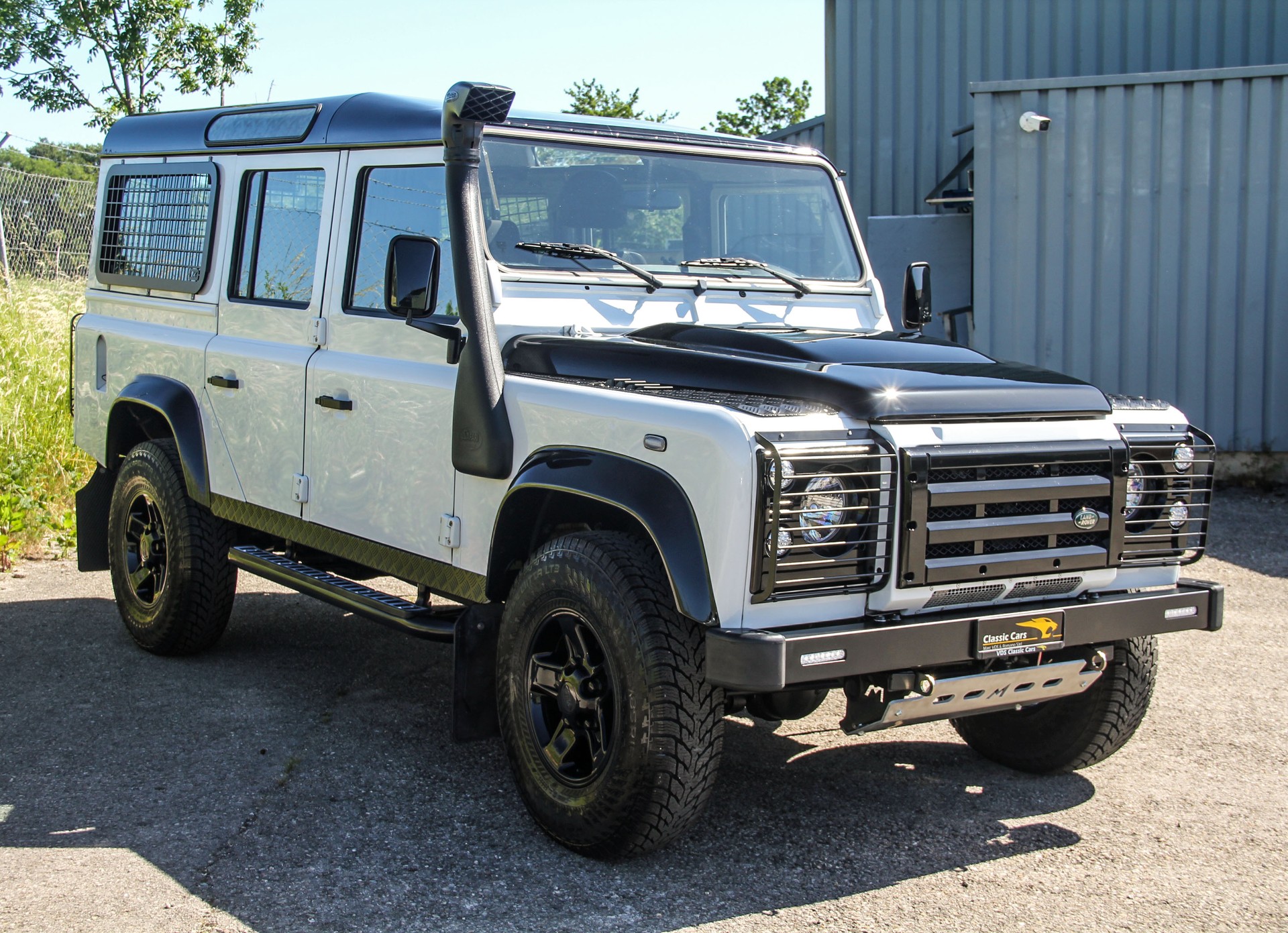 LAND ROVER Defender 110 2.2 TD4 Station Wagon 🇬🇧 ⭐⭐⭐⭐⭐-image-30