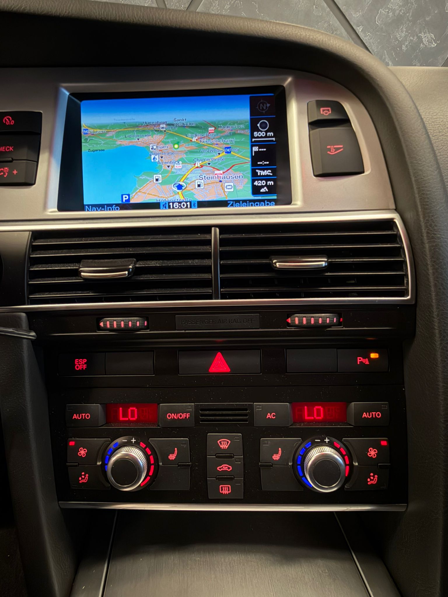 AUDI A6 Avant 3.0 V6 TDI quattro tiptronic-image-11