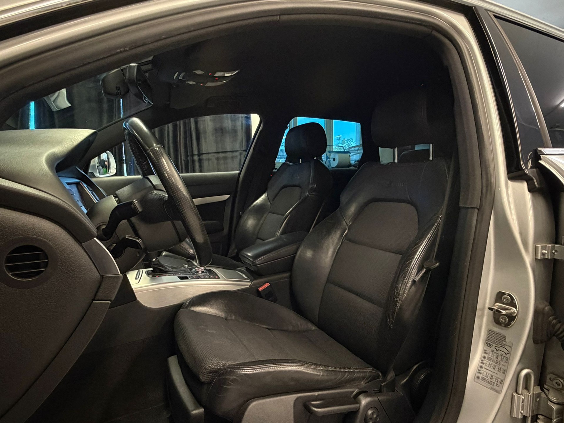 AUDI A6 Avant 3.0 V6 TDI quattro tiptronic-image-10