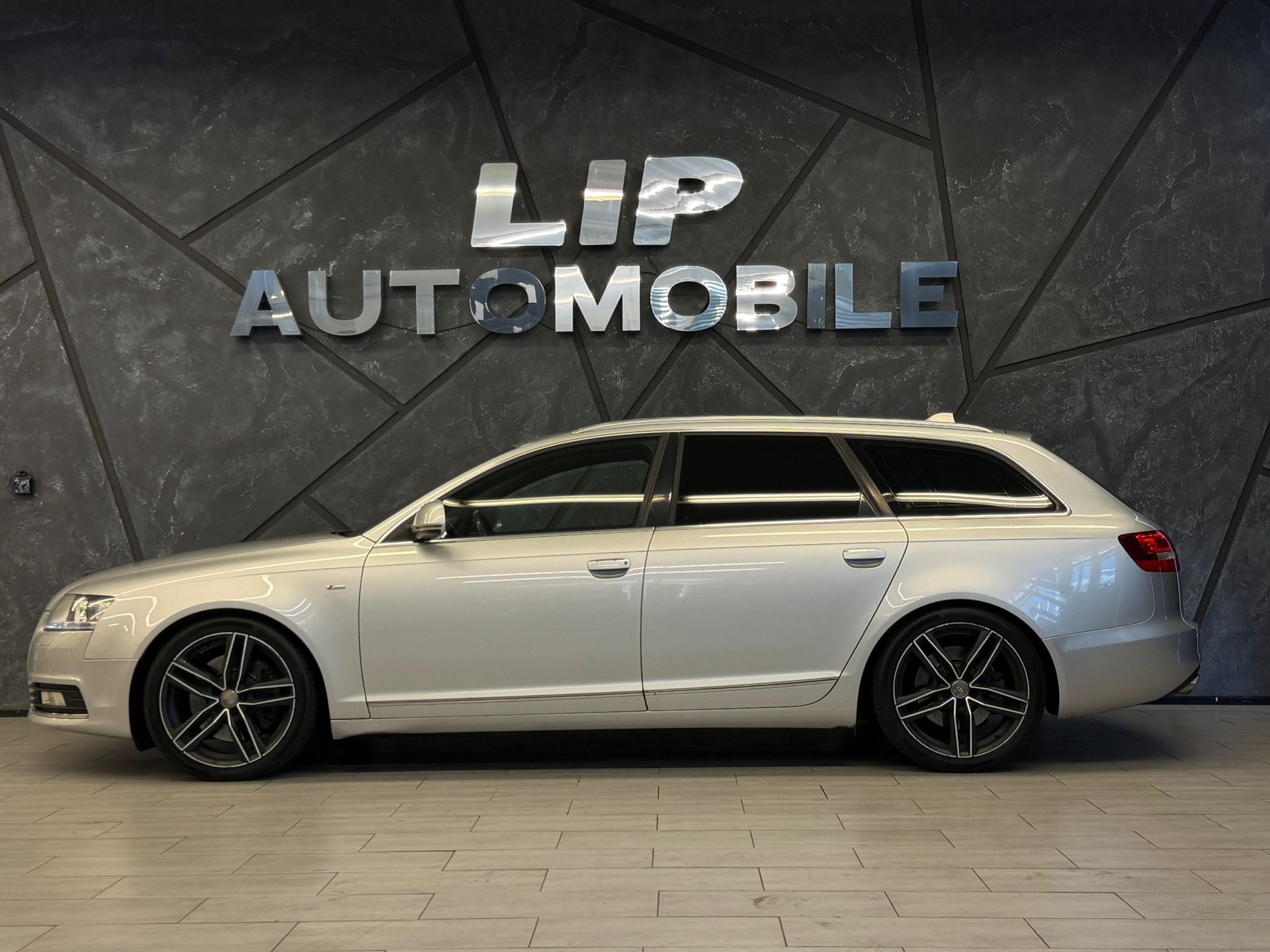 AUDI A6 Avant 3.0 V6 TDI quattro tiptronic-image-4