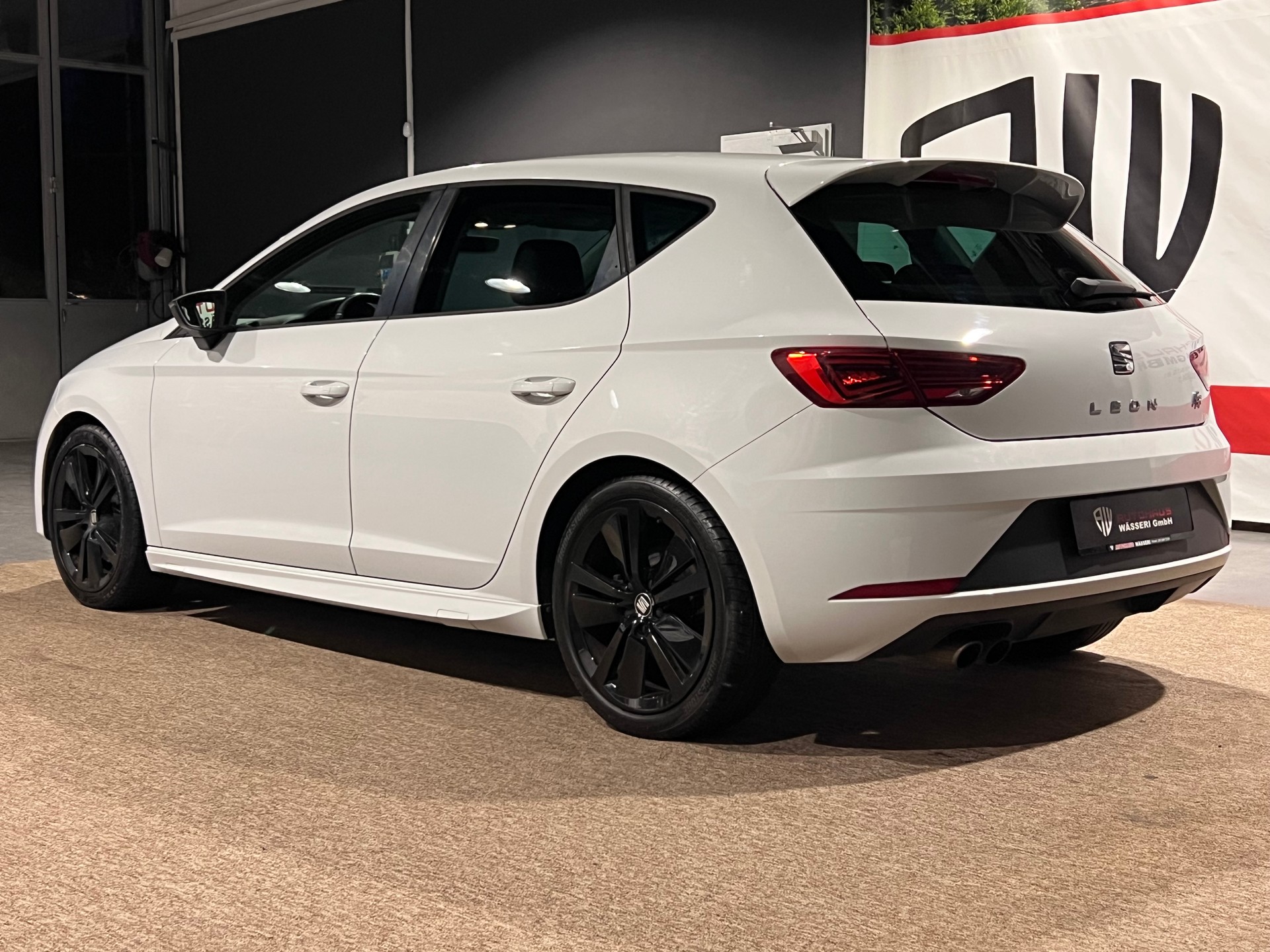 SEAT Leon 1.8 TSI FR Line DSG-image-5