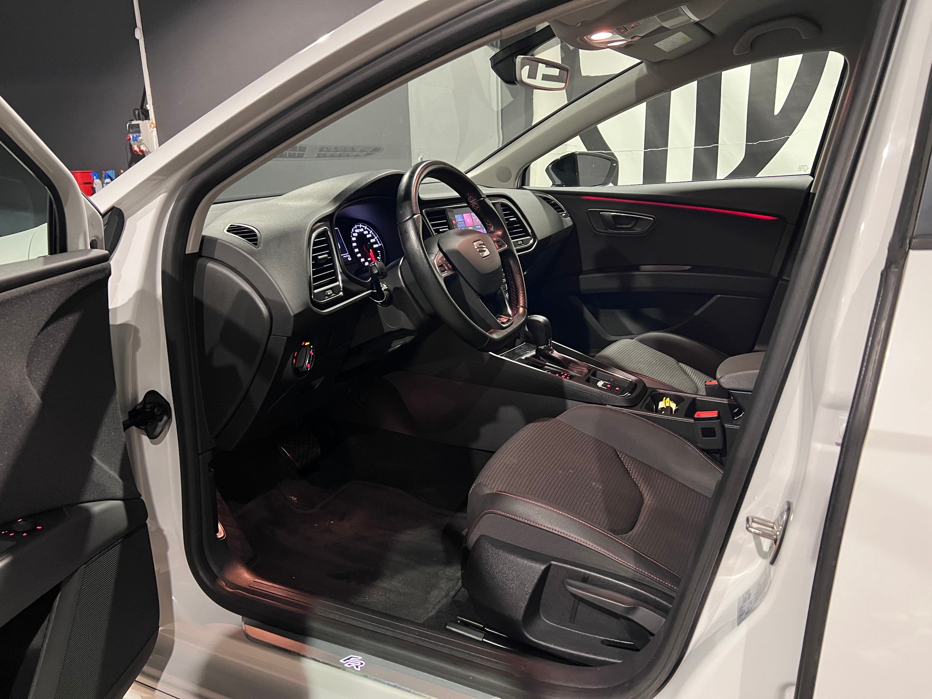 SEAT Leon 1.8 TSI FR Line DSG-image-10