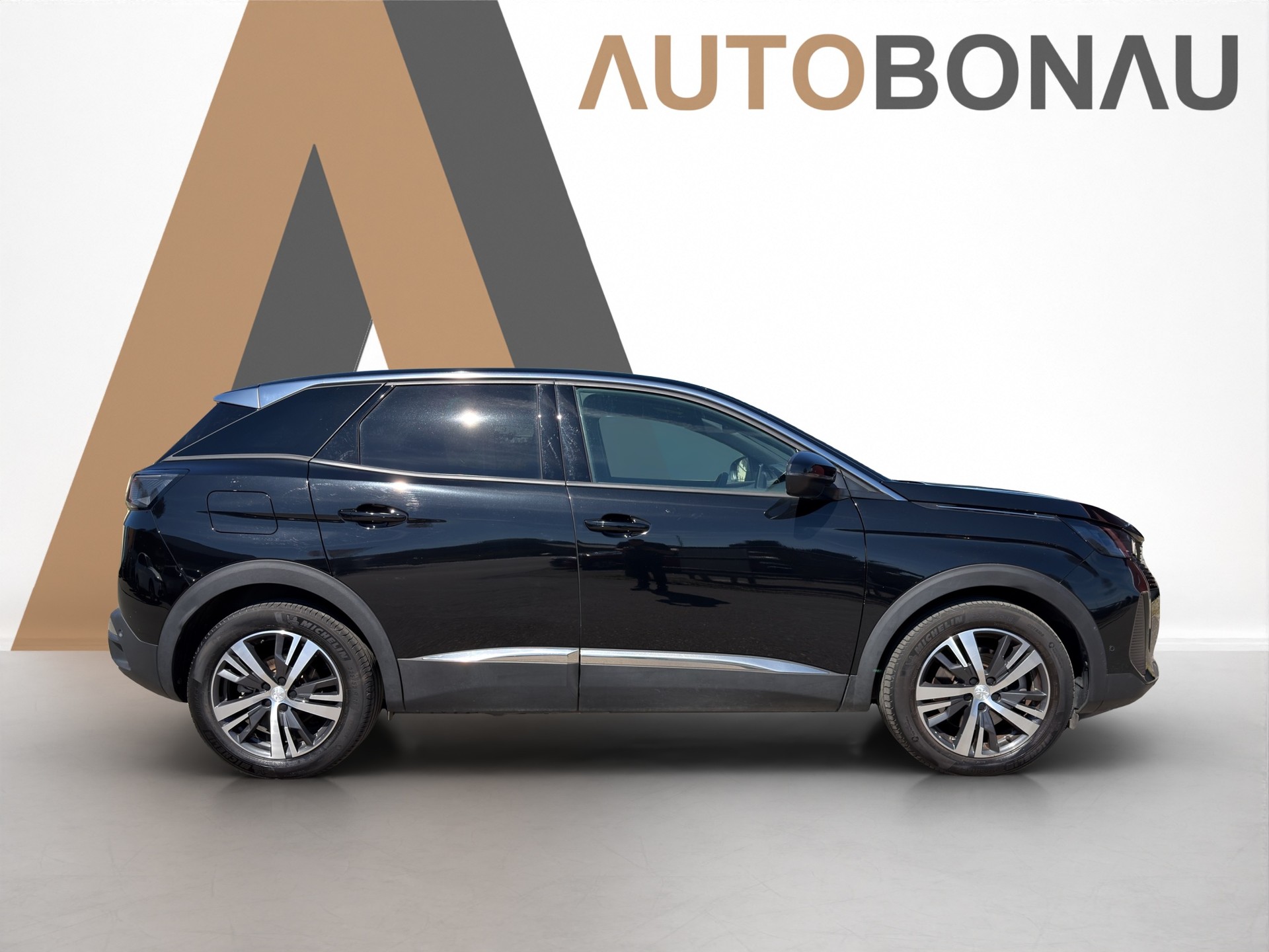 PEUGEOT 2008 1.2 Hybrid 145 Style-image-5