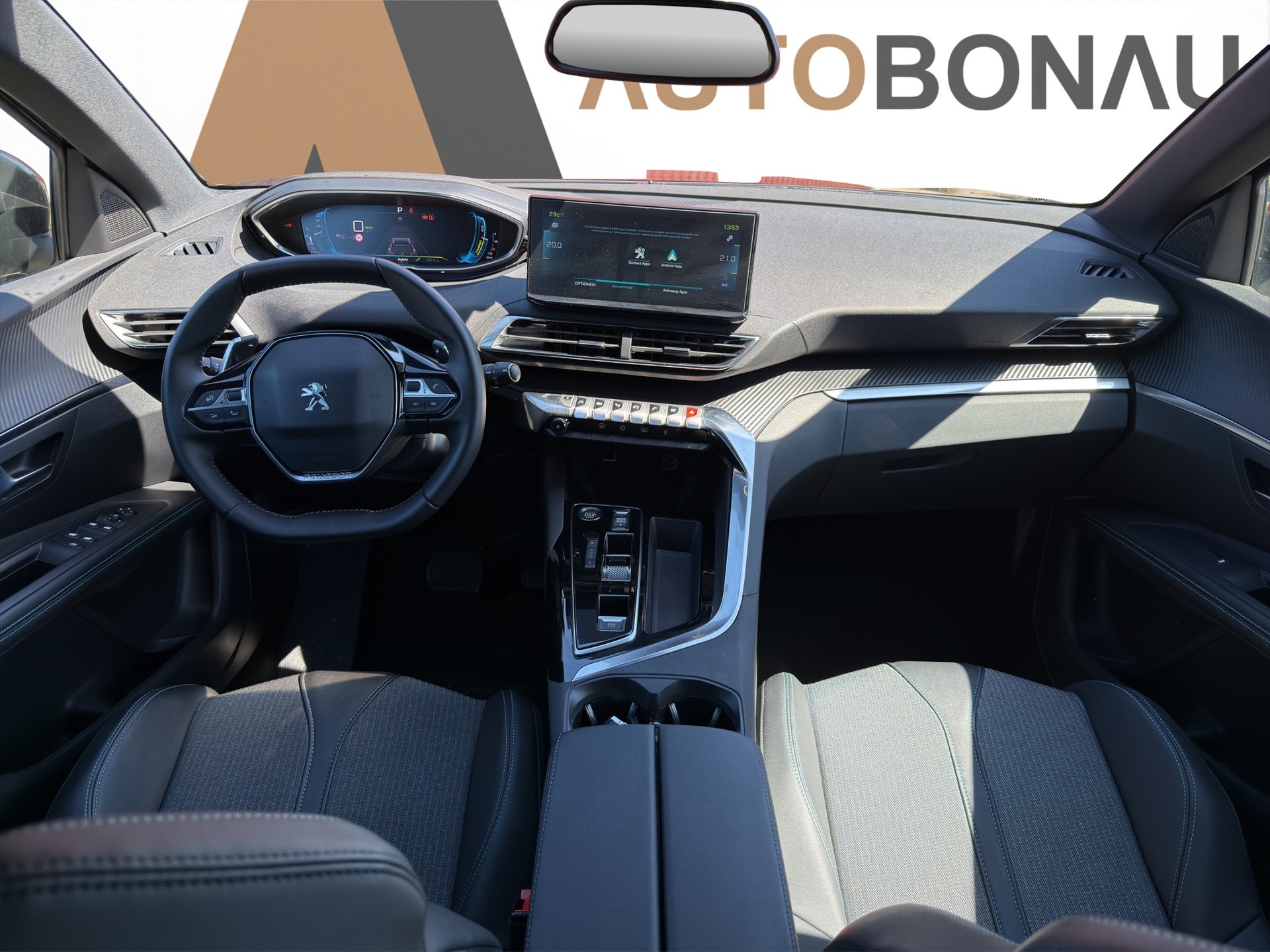 PEUGEOT 2008 1.2 Hybrid 145 Style-image-11