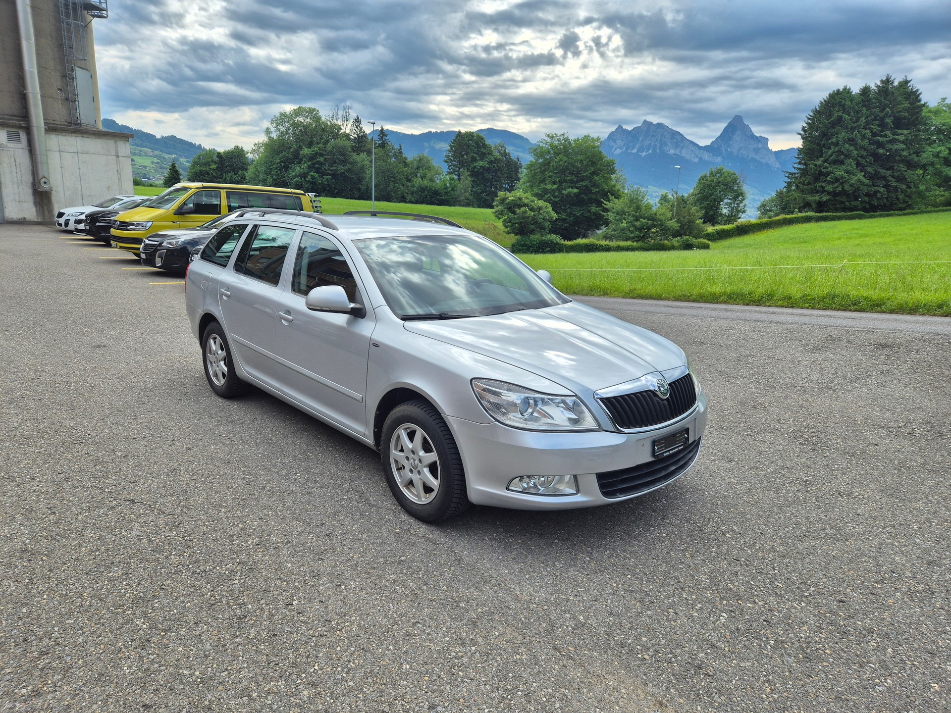 SKODA Octavia Combi 1.6 TDI Adventure 4x4-image-3