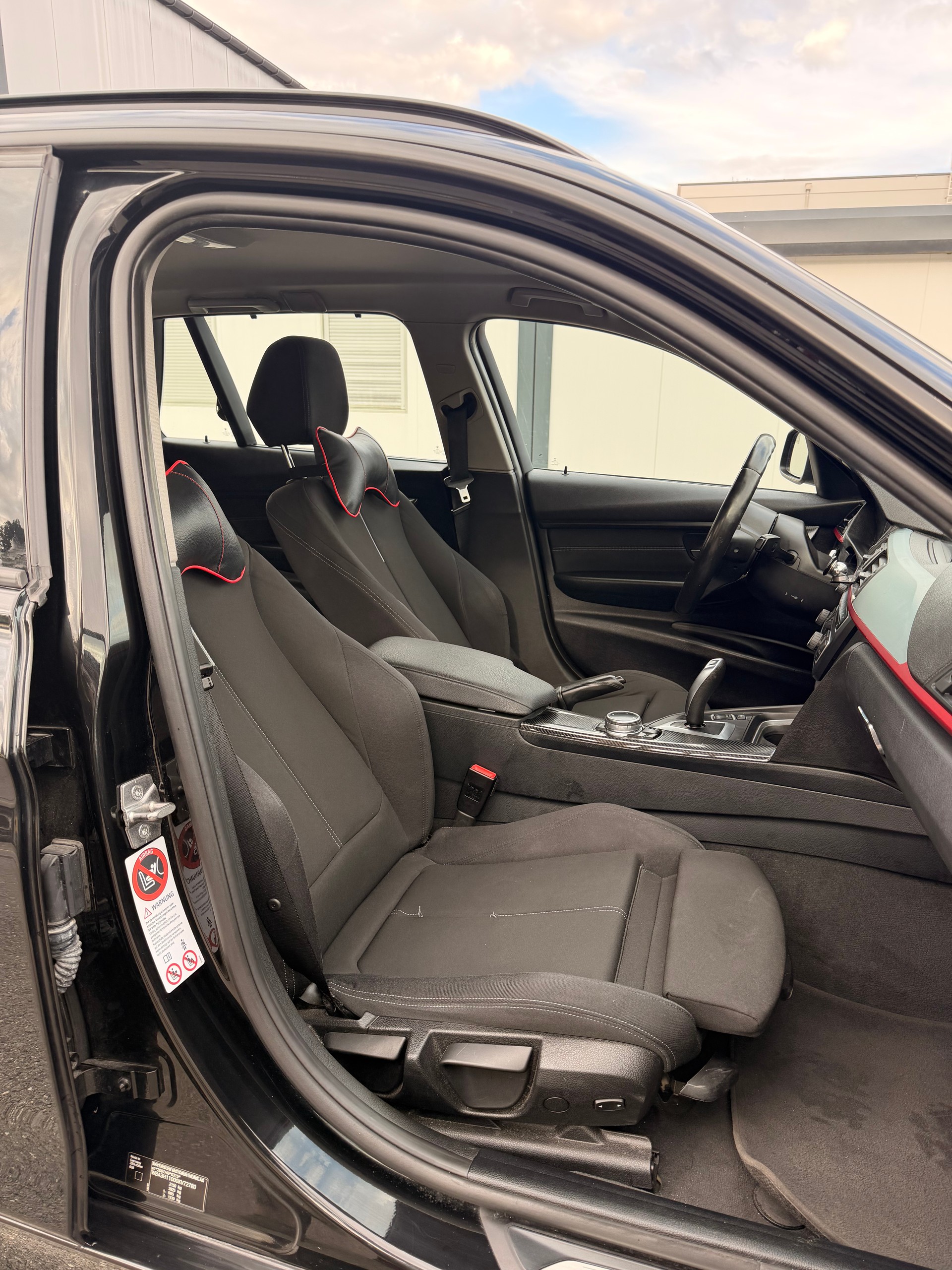 BMW 320i xDrive Touring Sport Line Steptronic-image-8