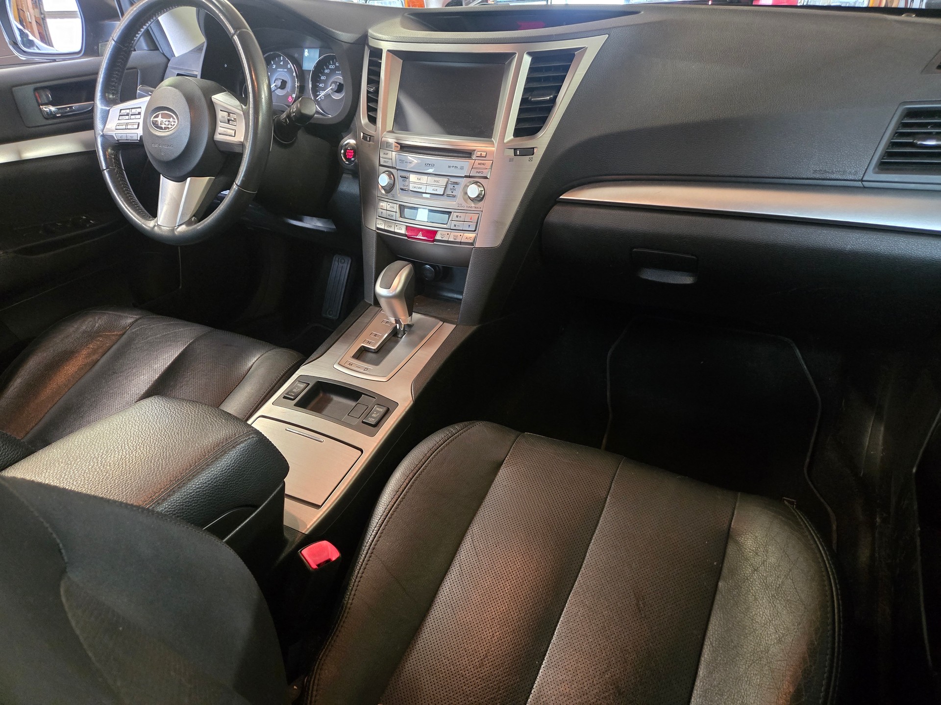 SUBARU Legacy 2.0i Limited AWD Lineartronic-image-11