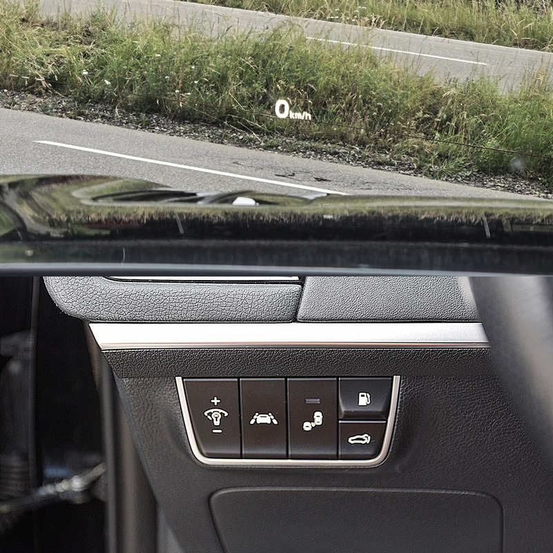 KIA Stinger 3.3 T-GDi GT Automat AWD-image-11
