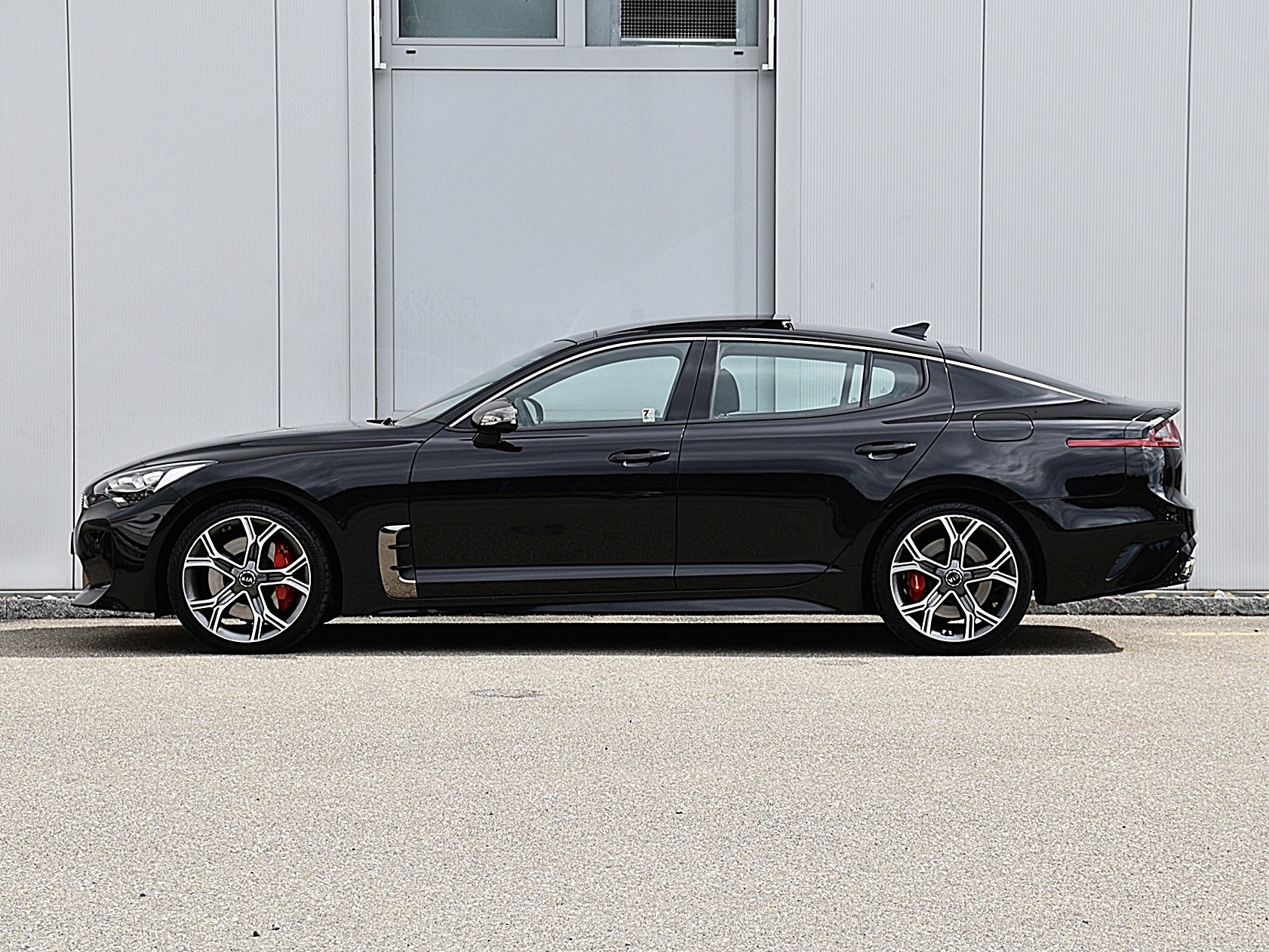 KIA Stinger 3.3 T-GDi GT Automat AWD-image-2
